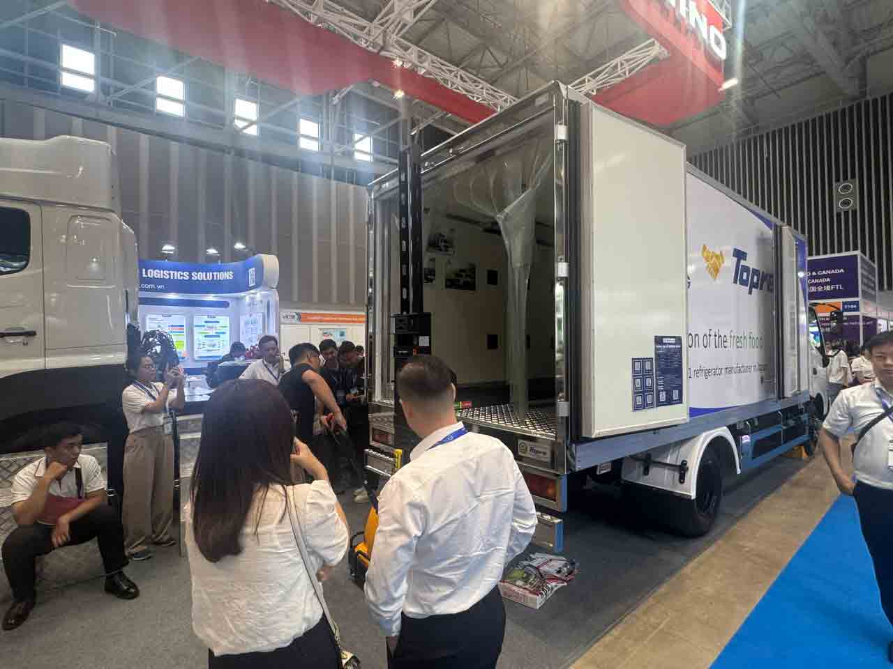 TP.HCM thiếu trung tâm triển lãm xứng tầm- Ảnh 2.