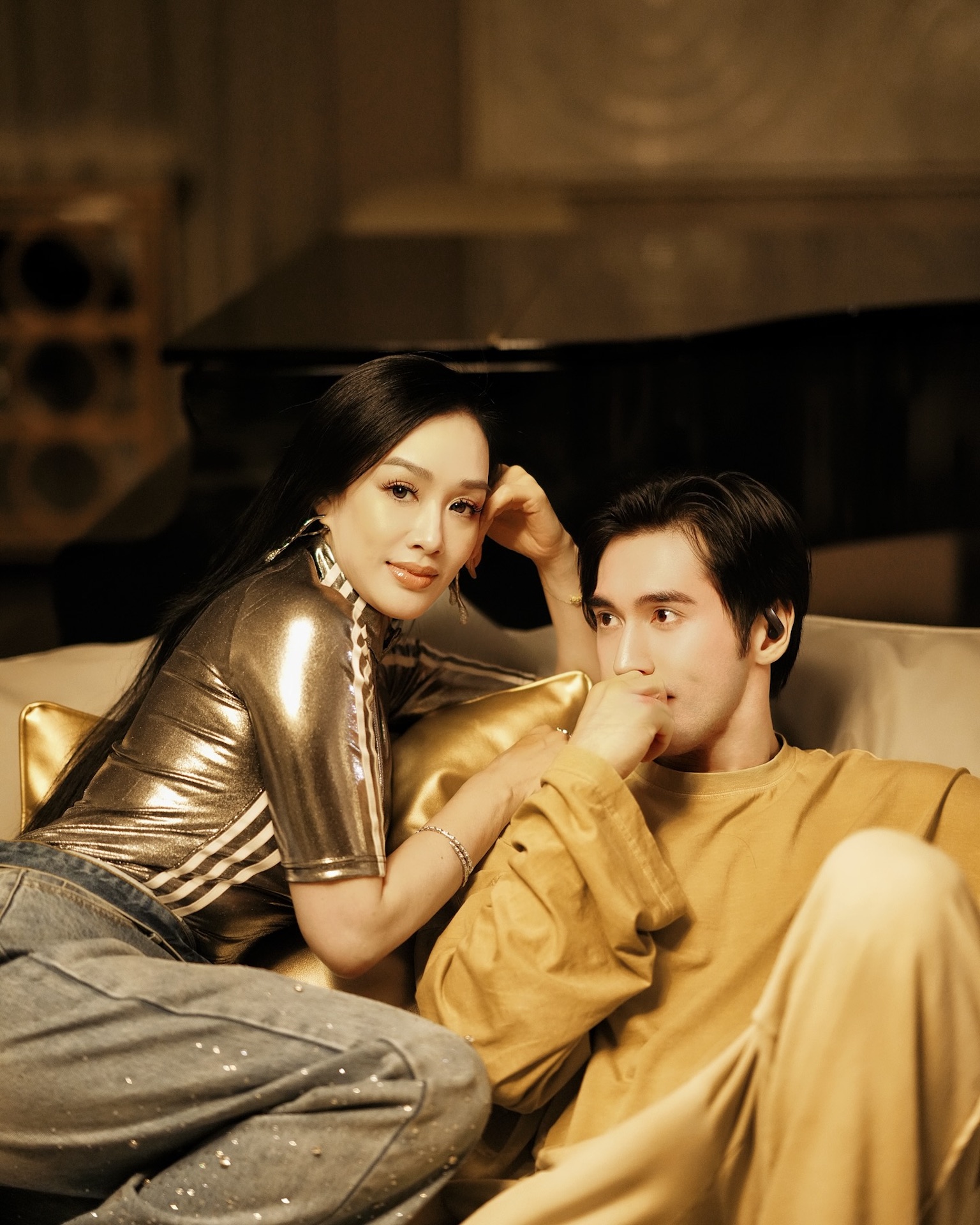 'Bom sex' gốc Việt Chung Lệ Đề biết ơn chồng trẻ đồng hành lúc khó khăn - Ảnh 3.