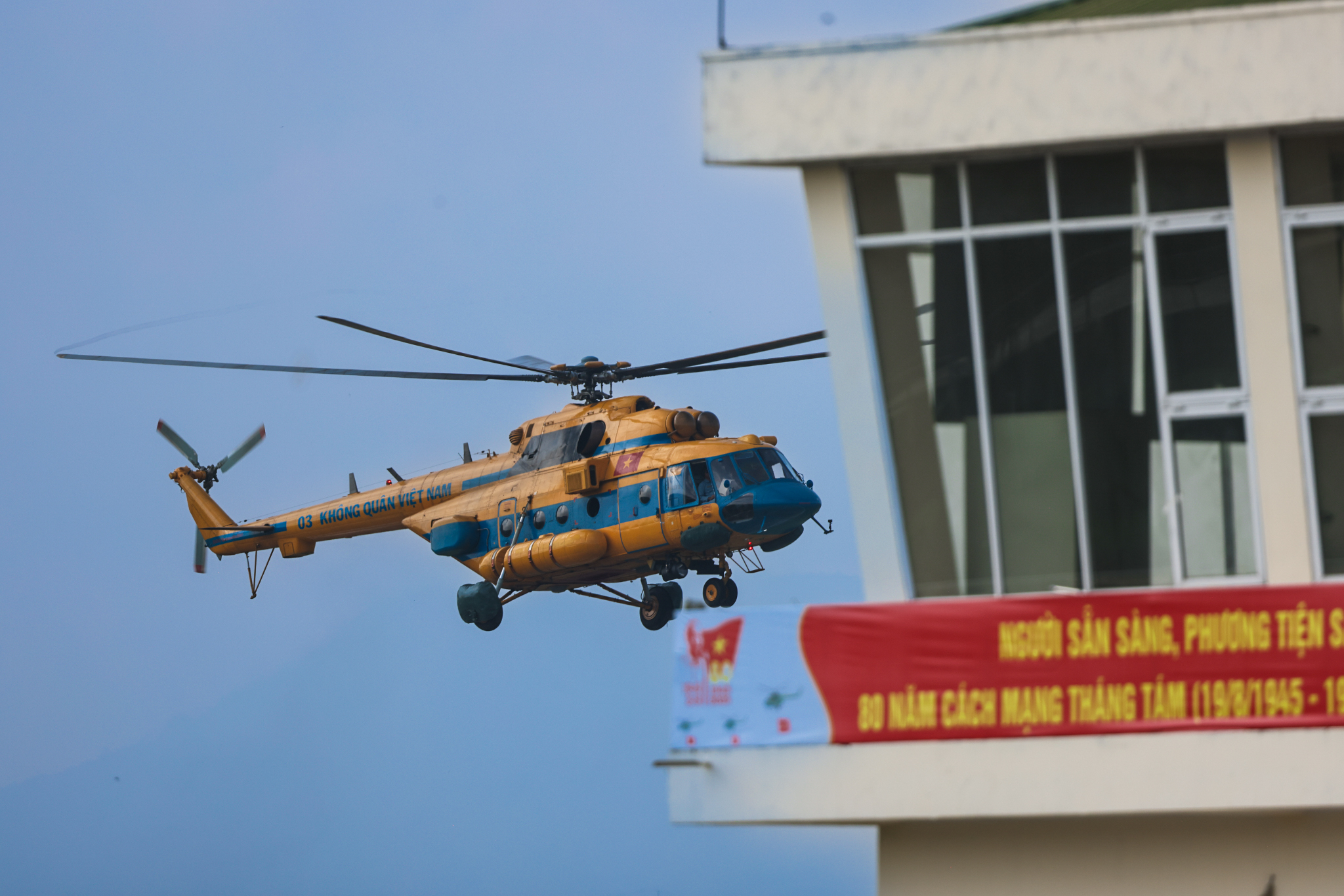 Không quân trực thăng dốc sức luyện tập bay diễu binh 2.9- Ảnh 6.