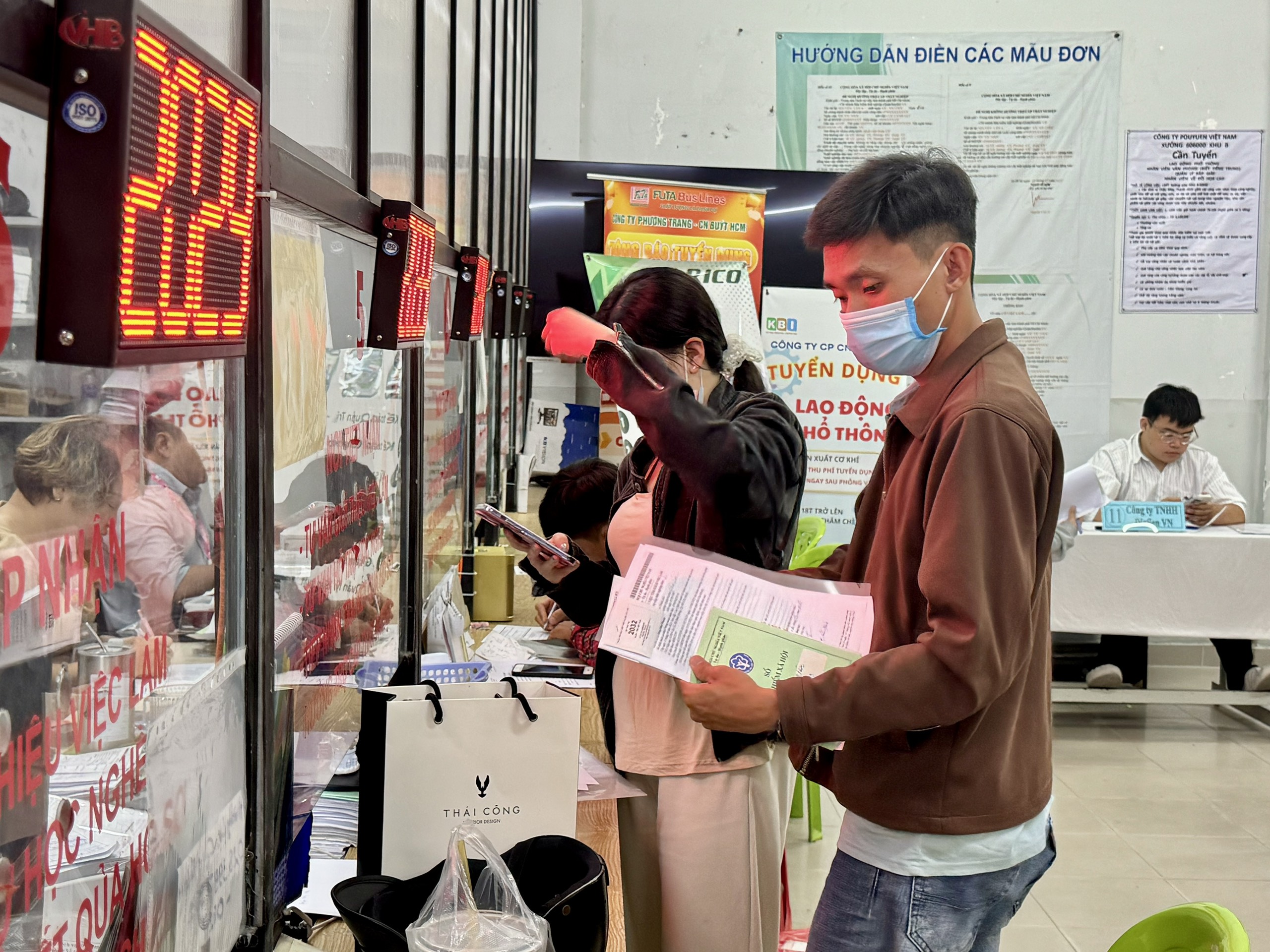 Hồ sơ hưởng trợ cấp thất nghiệp tại TP.HCM nhanh chóng và thuận tiện - Ảnh 3.