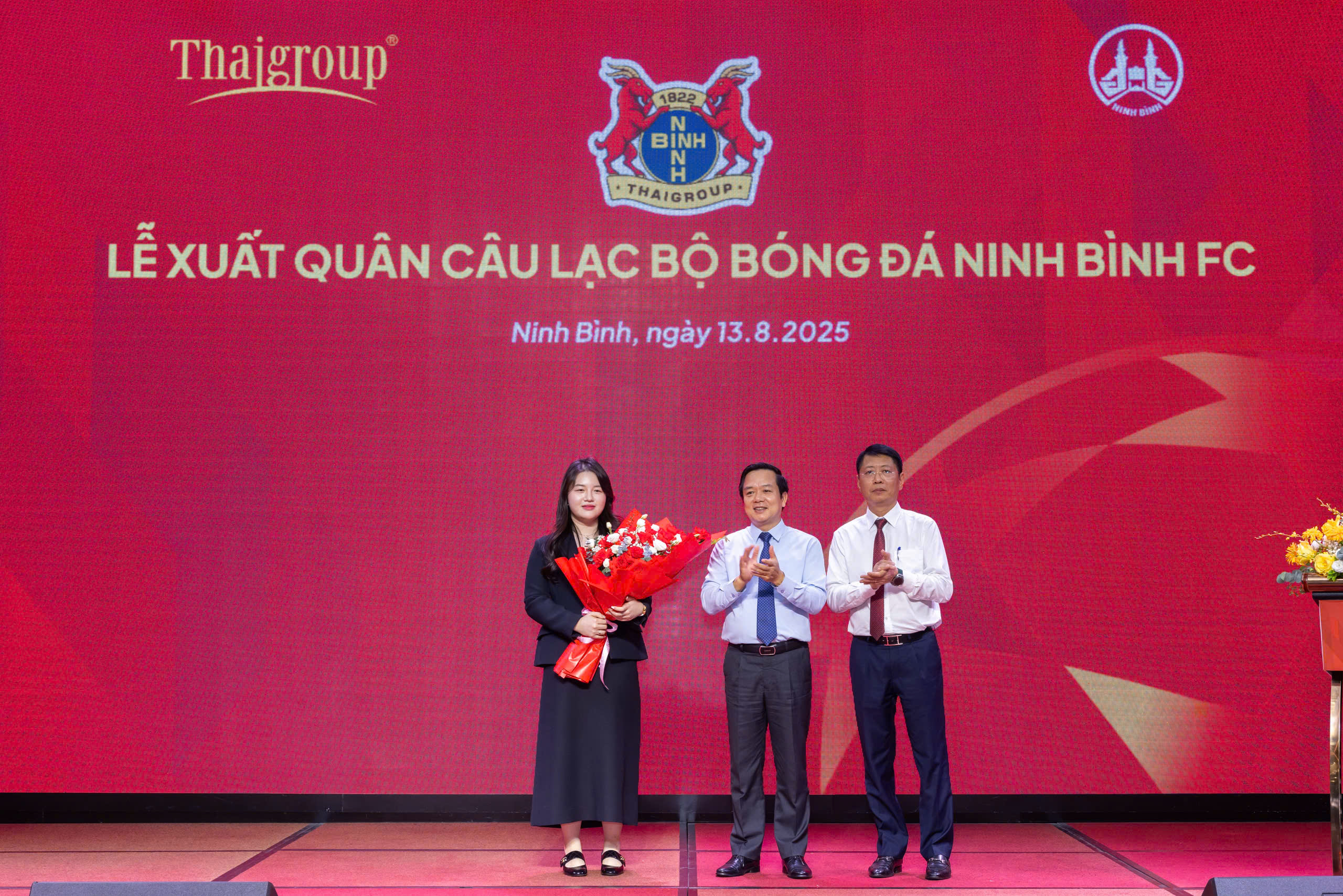 Ujawniamy prezeskę klubu Ninh Binh, która ma nadzieję na miejsce w pierwszej trójce V-League z „luksusowym” personelem – zdjęcie 3. Lộ diện nữ Chủ tịch CLB Ninh Bình, mục tiêu tốp 3 V-League cùng dàn nhân sự ‘sang xịn mịn’- Ảnh 3.