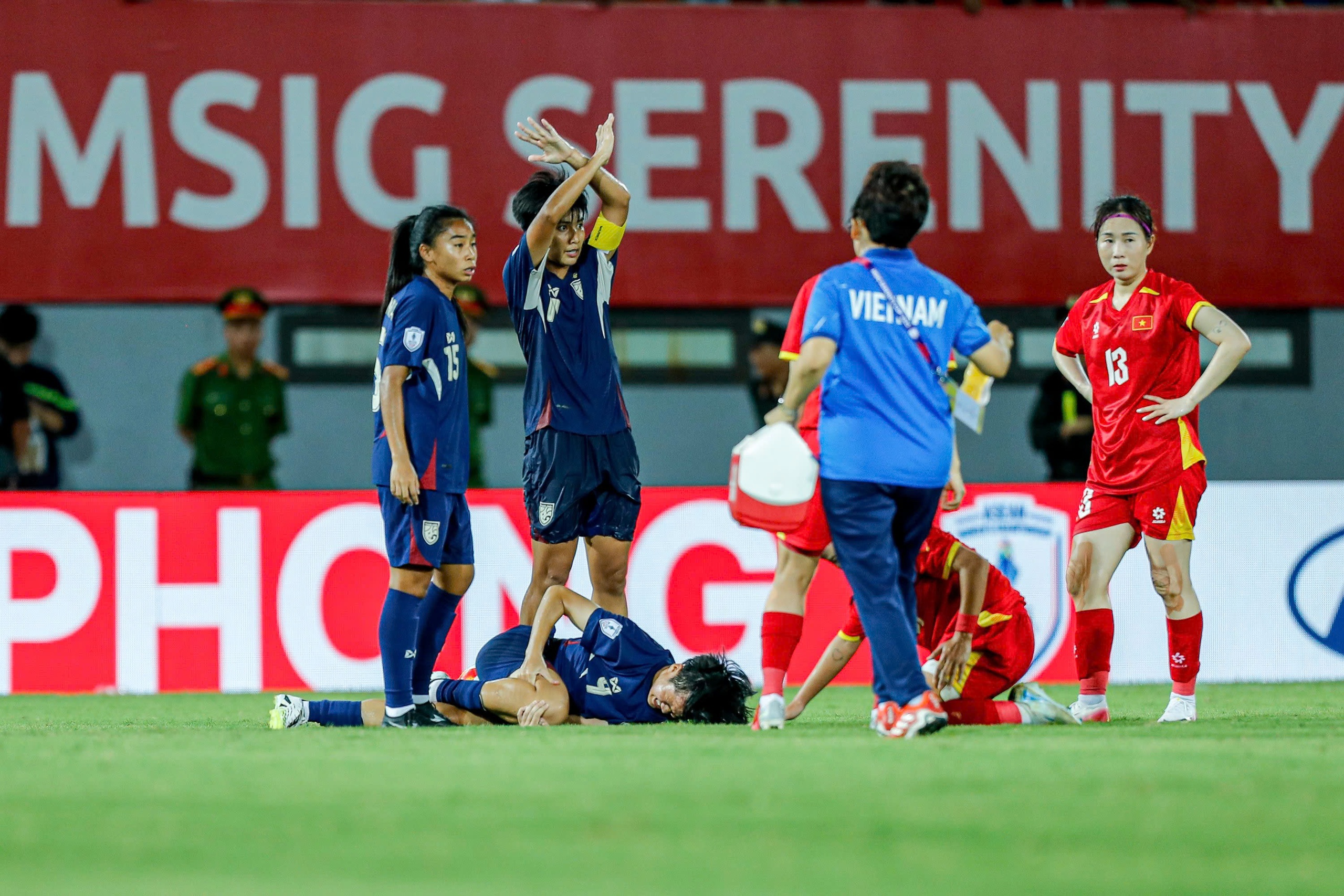 Imprensa australiana elogia time da casa, seleção feminina do Vietnã enfrenta adversário à altura - Foto 3. Báo chí Úc ca ngợi đội nhà, đội tuyển nữ Việt Nam đương đầu đối thủ xứng tầm- Ảnh 3.
