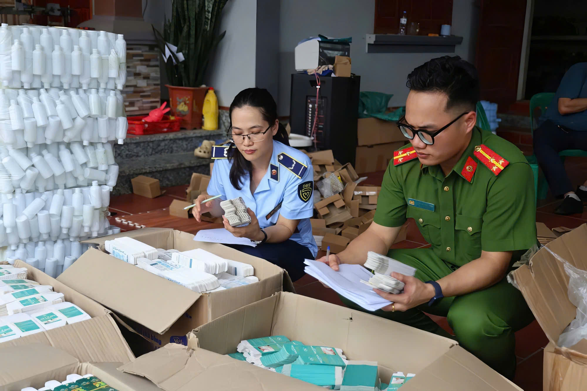 Không biết hàng giả, hàng nhái, người bán có bị phạt?- Ảnh 1.
