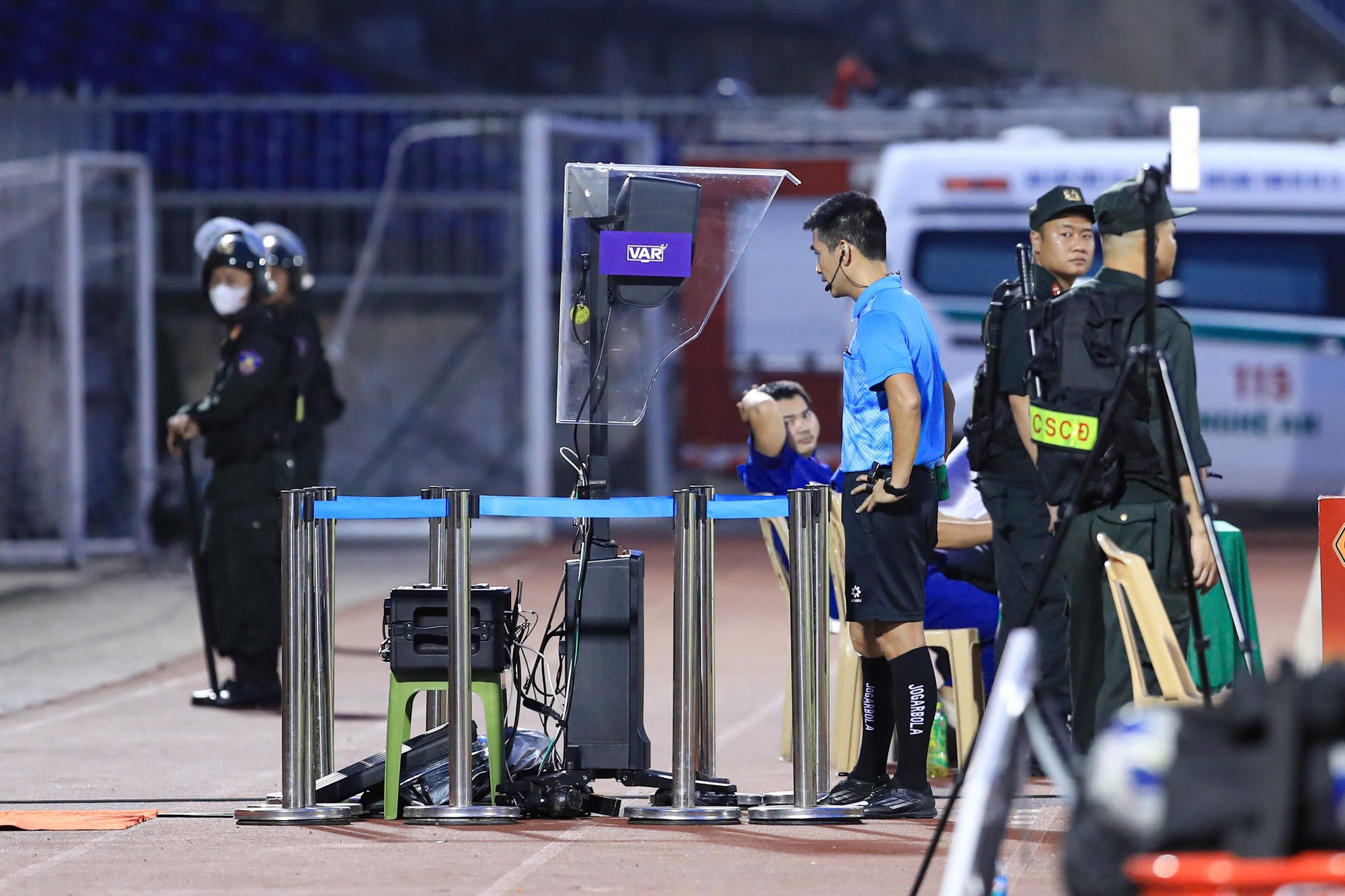 वी-लीग के पास 5वीं VAR कार, निवेशकों ने पहली बार अपनी बात रखी - फोटो 3. V-League có xe VAR thứ 5, nhà đầu tư lần đầu lên tiếng- Ảnh 3.