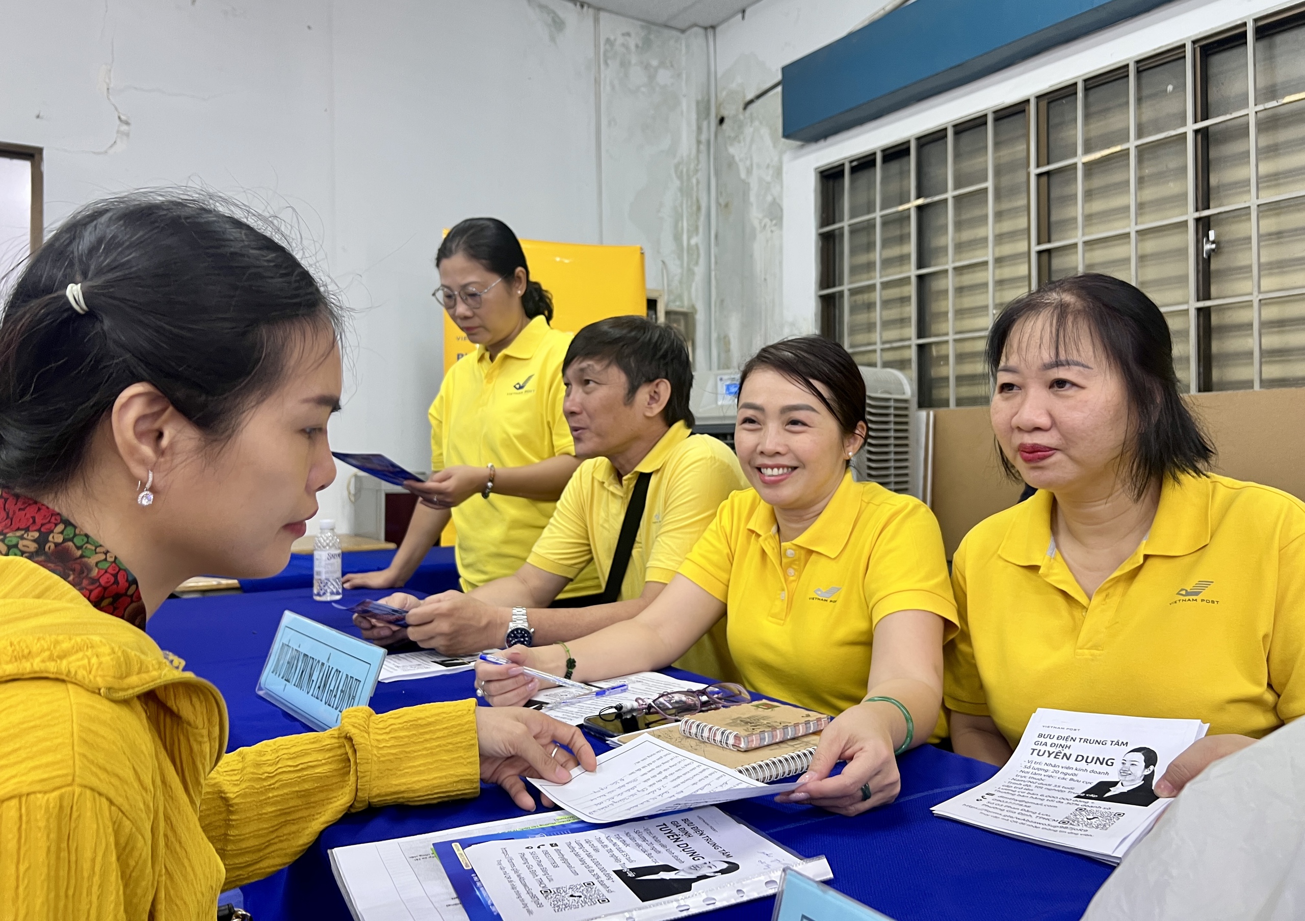 Ngày hội việc làm ở TP.HCM: Có công ty tuyển 300 công nhân may mặc- Ảnh 2.