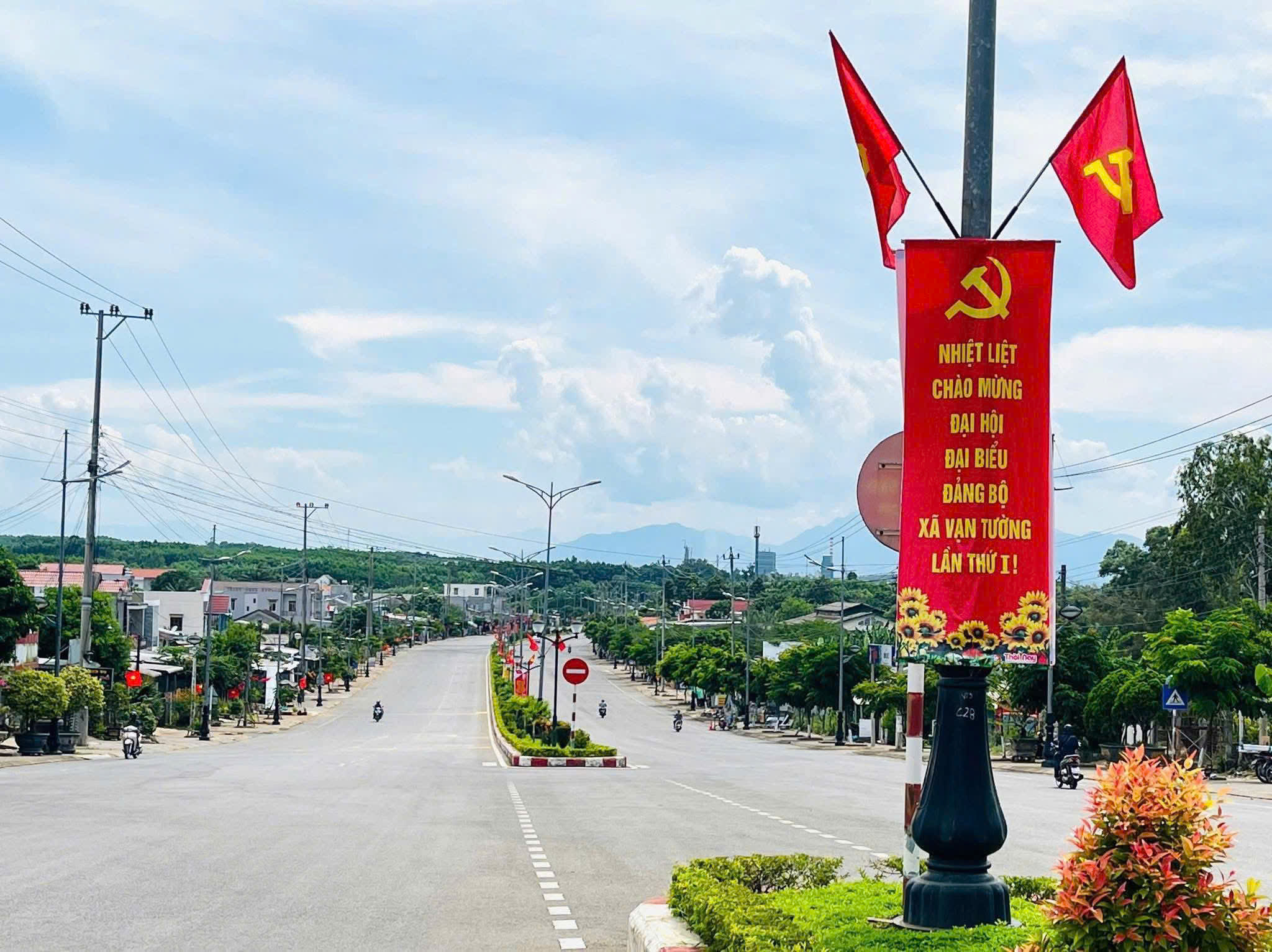 Vạn Tường son sắt qua tháng năm - Ảnh 1.