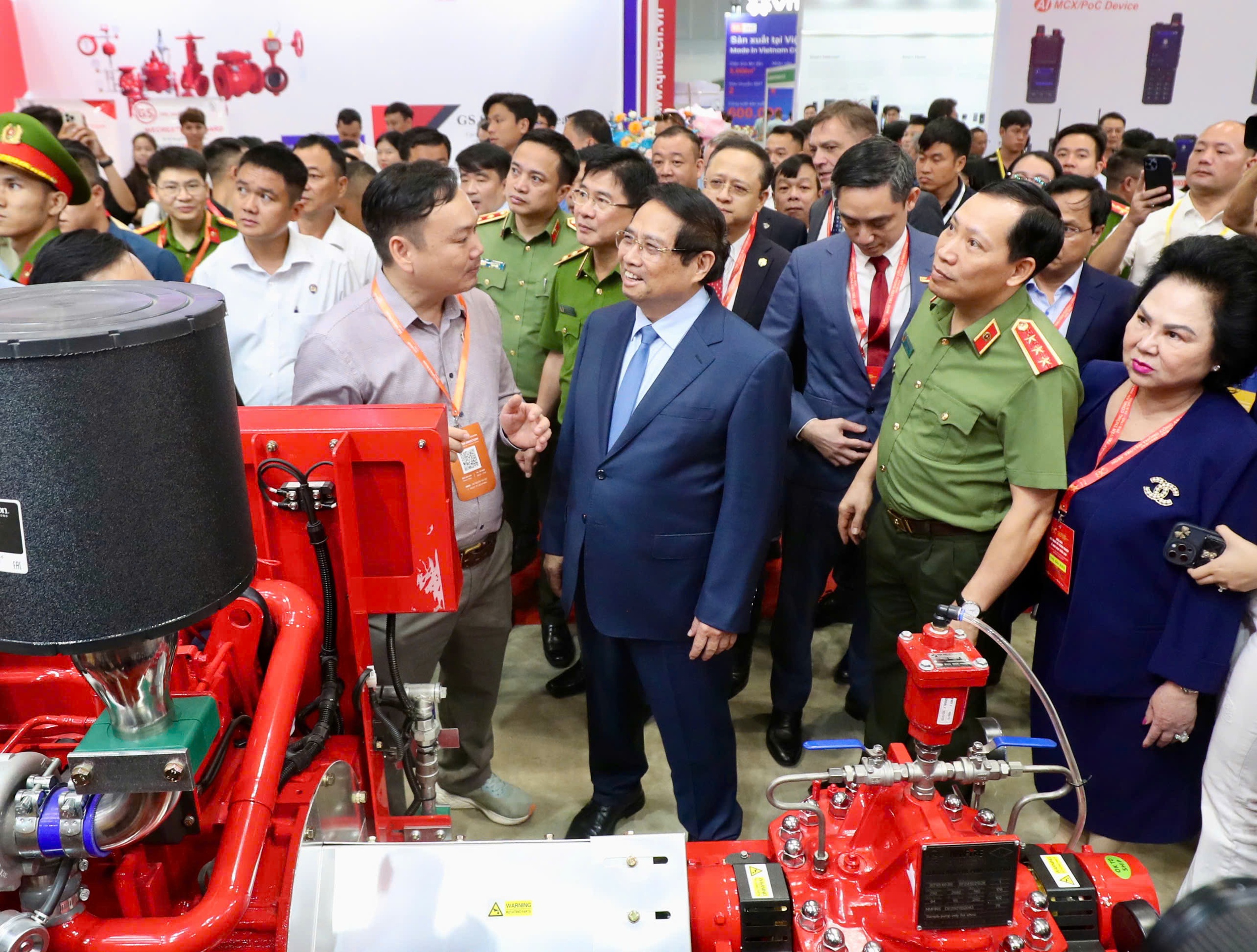 Thủ tướng Phạm Minh Chính tham dự triển lãm PCCC và CNCH tại TP . HCM - Ảnh 1.