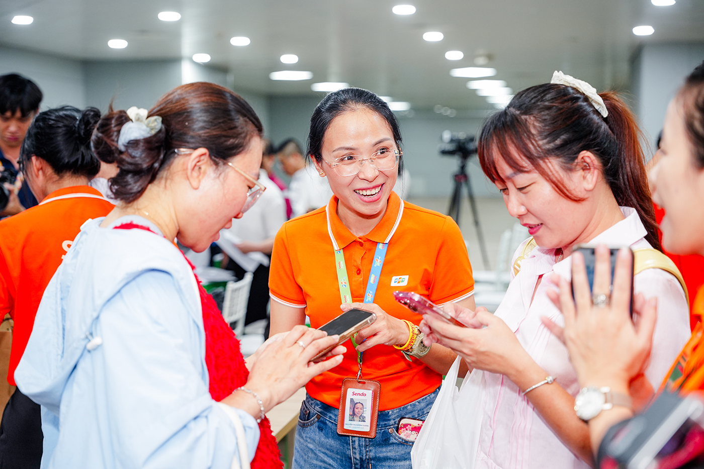 Sendo Farm và HURC: Đưa Siêu thị online lên tàu điện, mở hướng tiêu dùng mới - Ảnh 1.