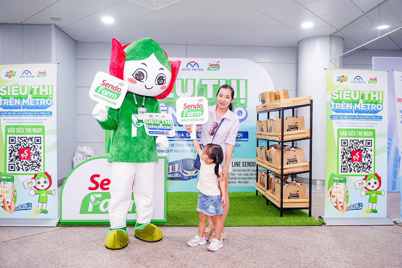 Sendo Farm và HURC: Đưa Siêu thị online lên tàu điện, mở hướng tiêu dùng mới - Ảnh 2.