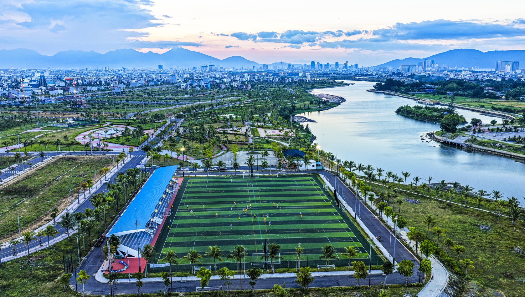 Đại công viên ven sông và loạt tiện ích đẩy giá đất nền Nam Hòa Xuân - Ảnh 4.