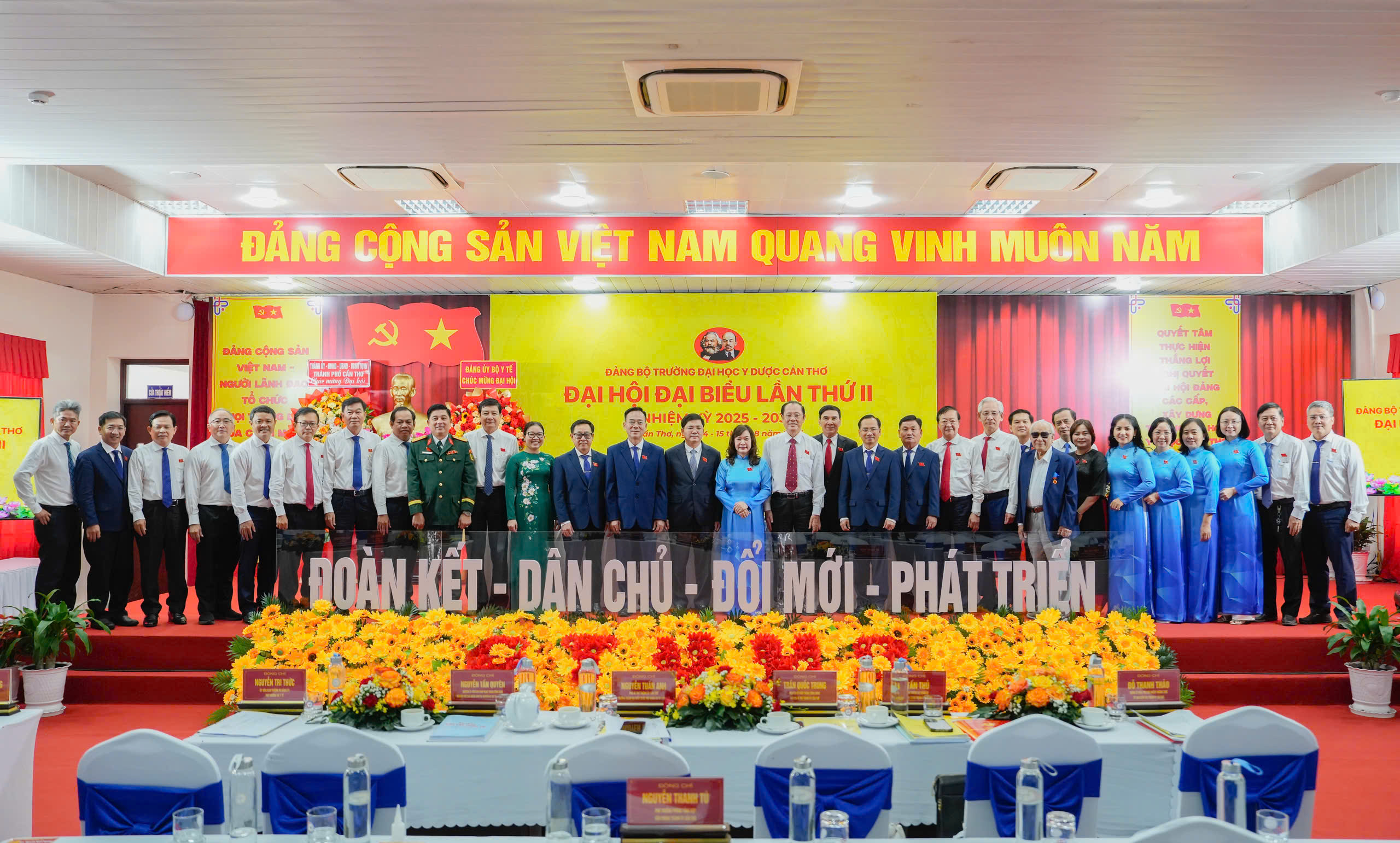 Can Tho Tıp ve Eczacılık Üniversitesi Asya'nın EN ÜSTÜNDE olmayı hedefliyor - Fotoğraf 1. Trường Đại học Y Dược Cần Thơ đặt mục tiêu vào TOP đầu châu Á- Ảnh 1.