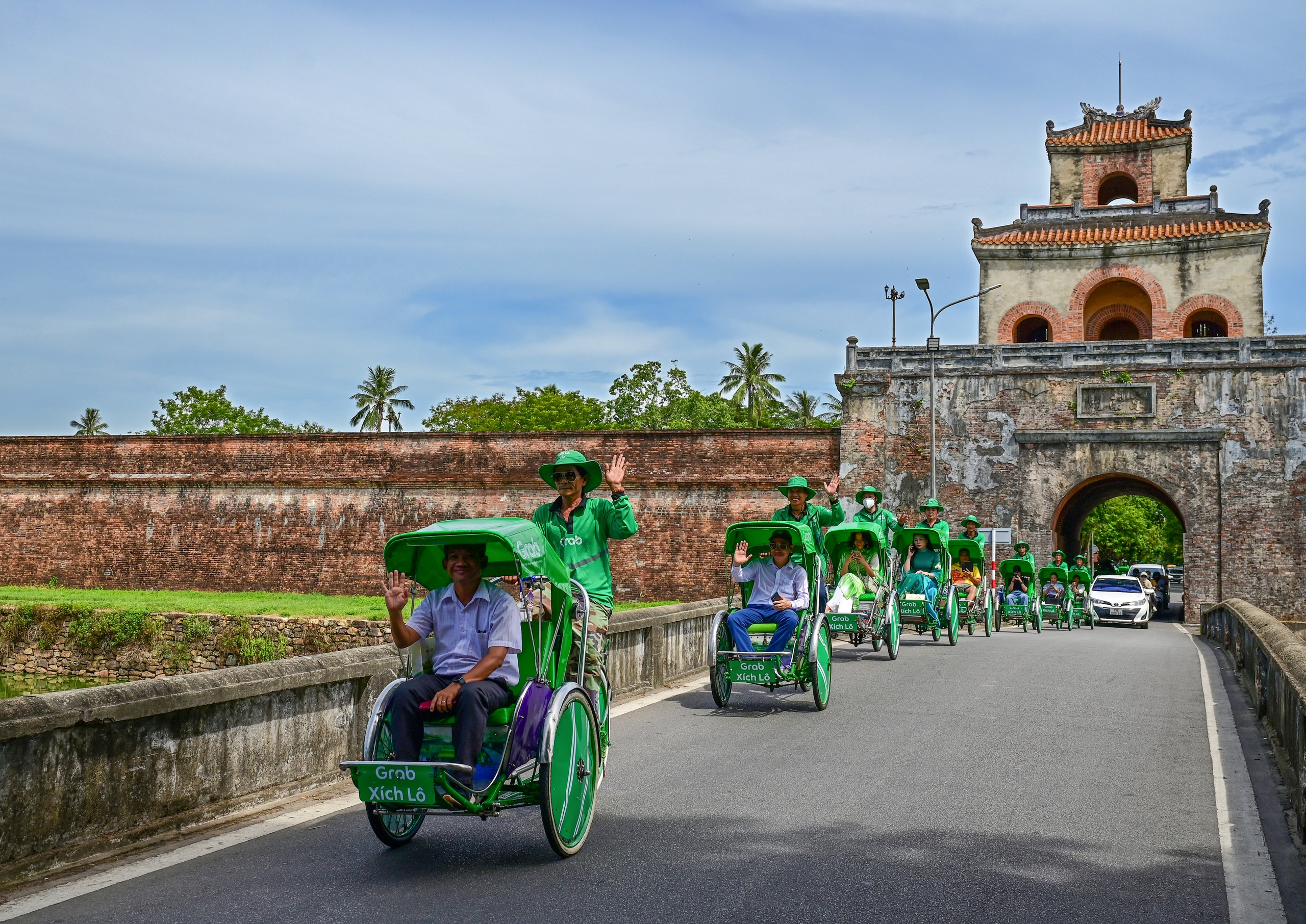 Grab chính thức thử nghiệm dịch vụ Grab Xích Lô tại Huế - Ảnh 1.