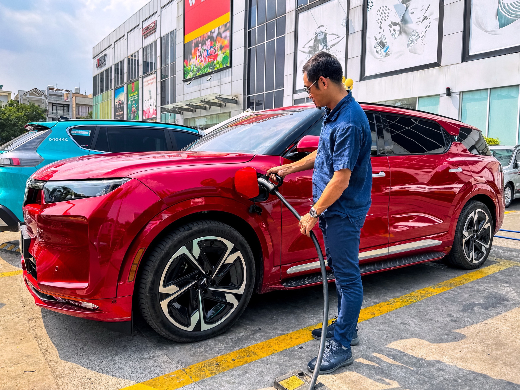 Cấp bách tăng tốc trạm sạc xe điện- Ảnh 1.
