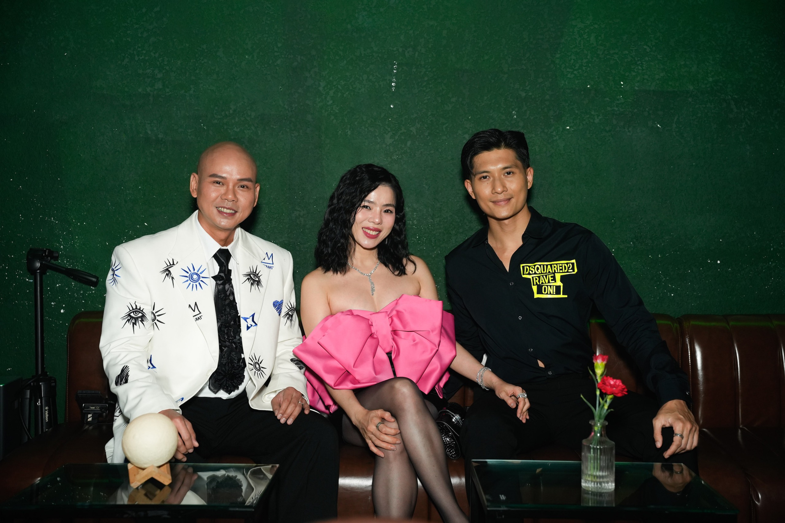 Đàm Vĩnh Hưng đến ủng hộ Phan Đinh Tùng giữa ồn ào kiện tụng- Ảnh 4.