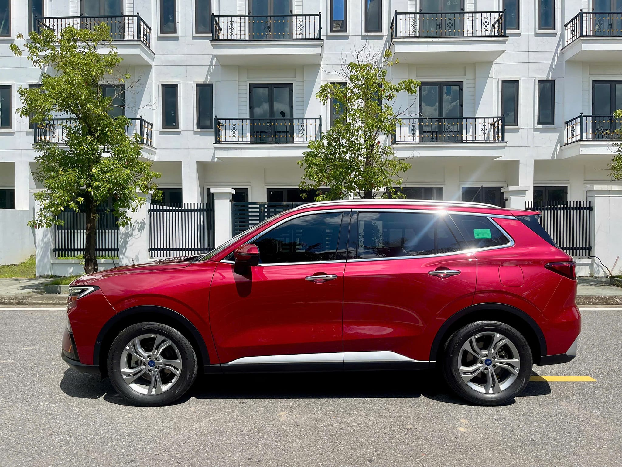 Ford Territory 2025 nâng cấp ít ỏi, xe cũ dưới 750 triệu hút khách - Ảnh 3. Ford Territory 2025 nâng cấp ít ỏi, xe cũ dưới 750 triệu hút khách - Ảnh 3.