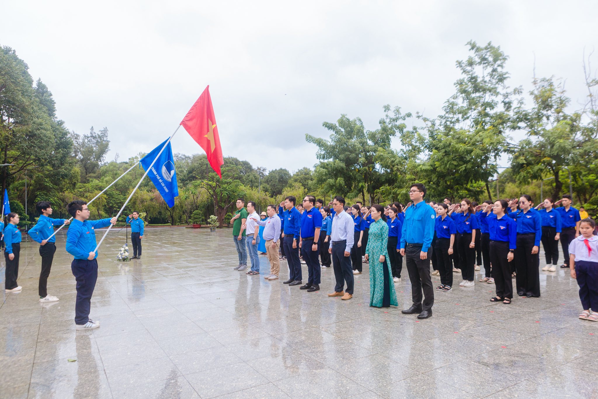 Hành trình ‘Tôi yêu Tổ quốc tôi’ từ Côn Đảo thiêng liêng - Ảnh 1.