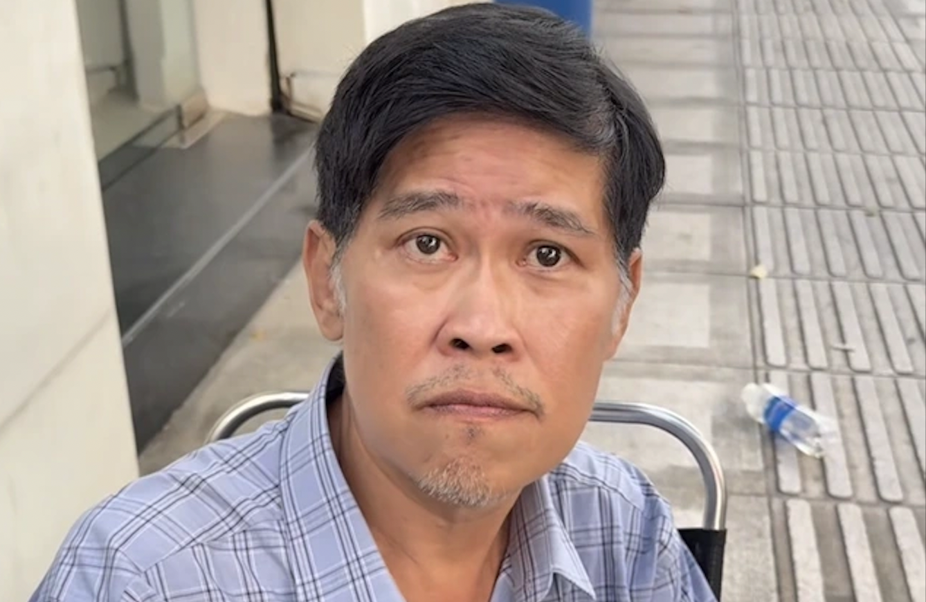 Phước Sang nhập viện cấp cứu, sức khỏe ra sao?- Ảnh 1. Phước Sang nhập viện cấp cứu, sức khỏe ra sao?- Ảnh 1.