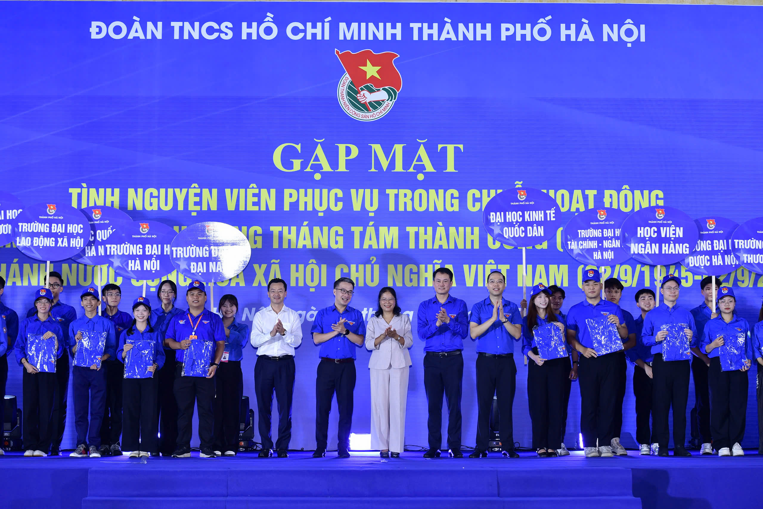 Hơn 8.800 tình nguyện viên thủ đô sẵn sàng góp sức cho Đại lễ A80 - Ảnh 1.