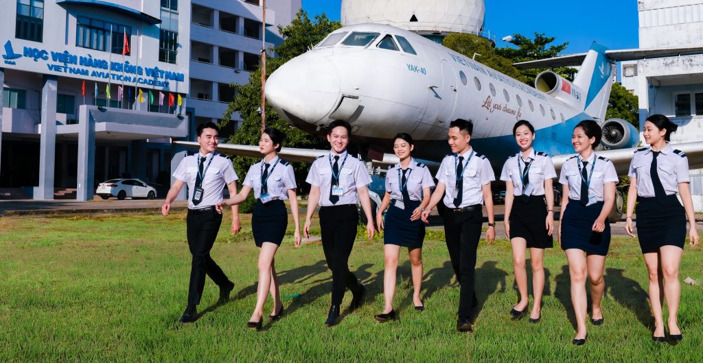 Điểm chuẩn Học viện Hàng không Việt Nam có ngành dự  báo lấy 27 điểm- Ảnh 1. Điểm chuẩn Học viện Hàng không Việt Nam có ngành dự  báo lấy 27 điểm- Ảnh 1.
