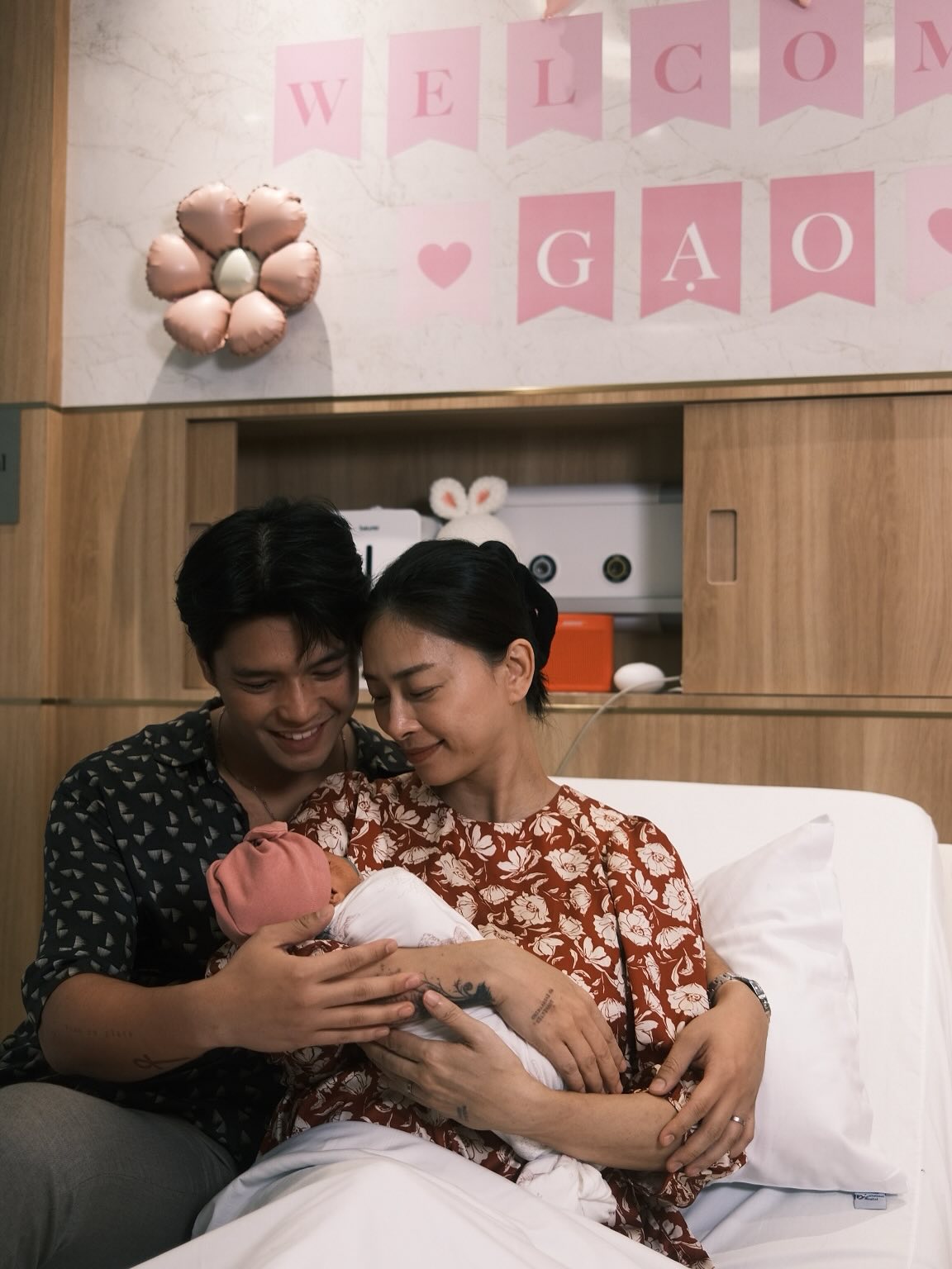 Ngô Thanh Vân tiết lộ cuộc sống khi làm mẹ ở tuổi 46 - Ảnh 2.