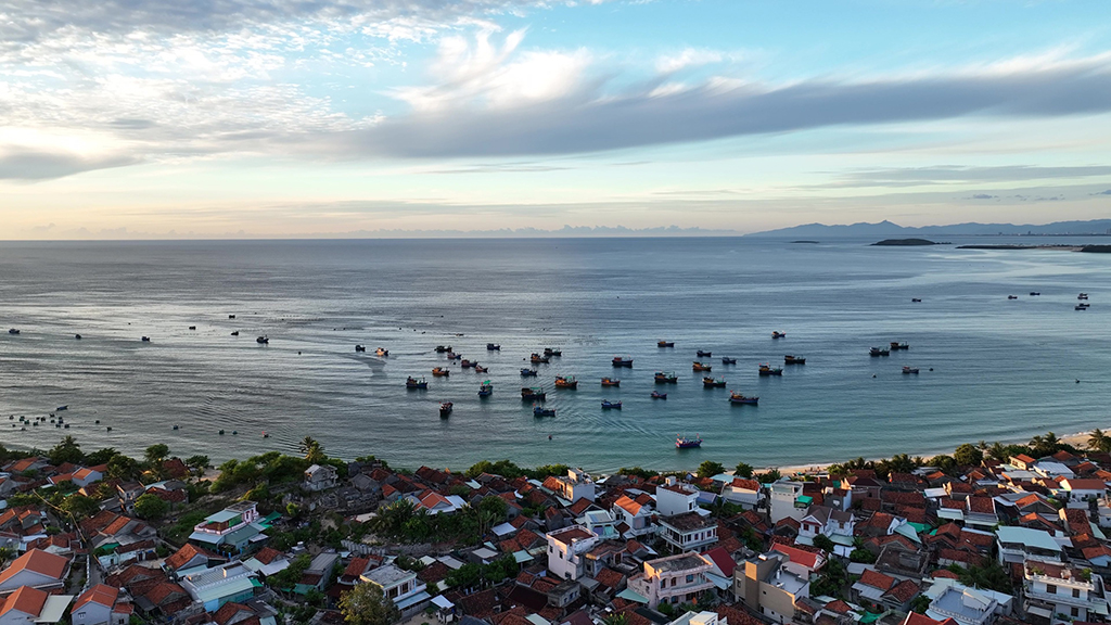 Những ngôi làng tuyệt đẹp ven biển: Nhơn Hội, dải lụa mềm ôm lấy Hòn Yến - Ảnh 1.