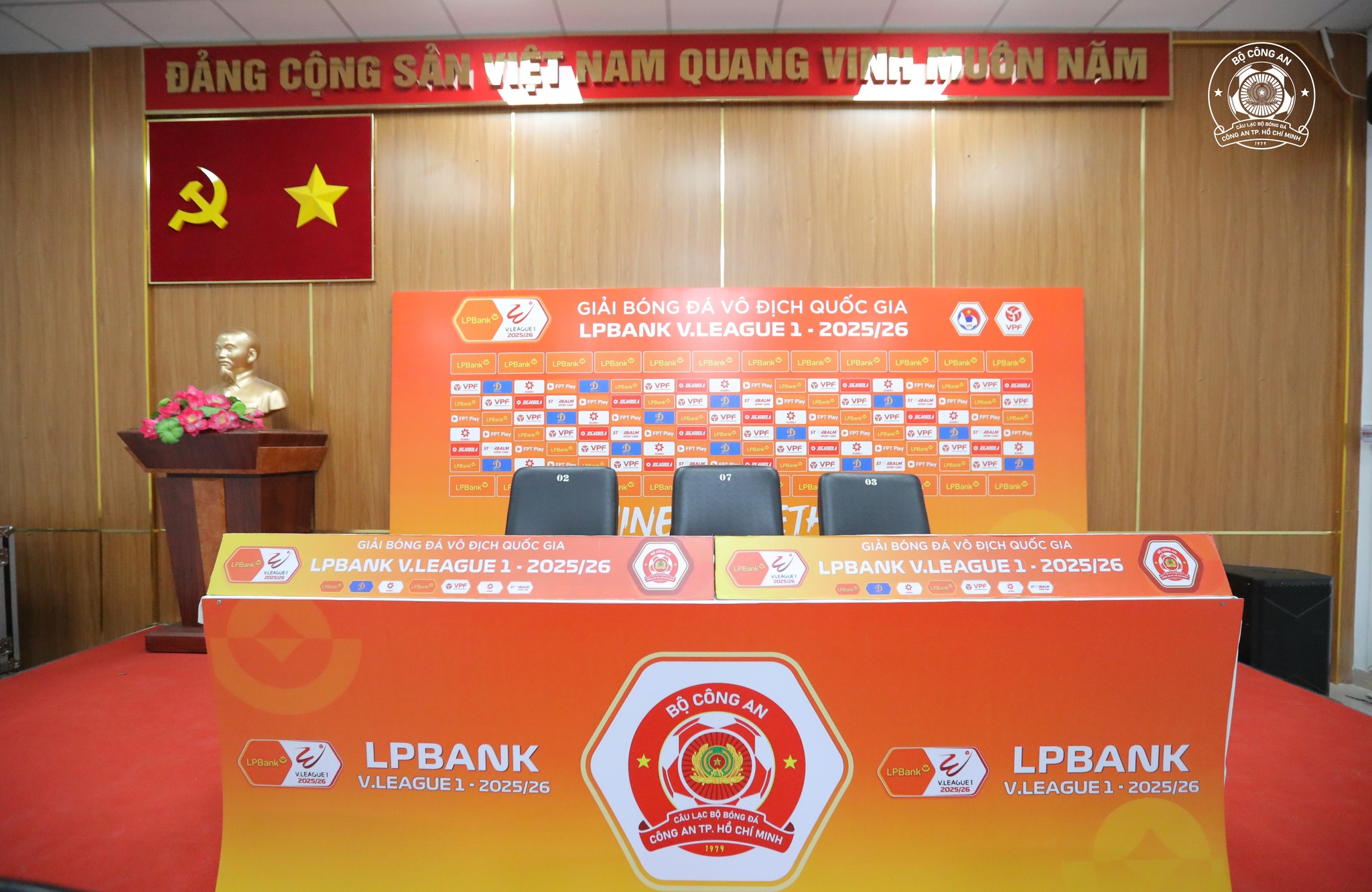 Sân Thống Nhất đẹp long lanh, sẵn sàng chứng kiến CLB Công an TP.HCM đấu đội Hà Nội- Ảnh 6.
