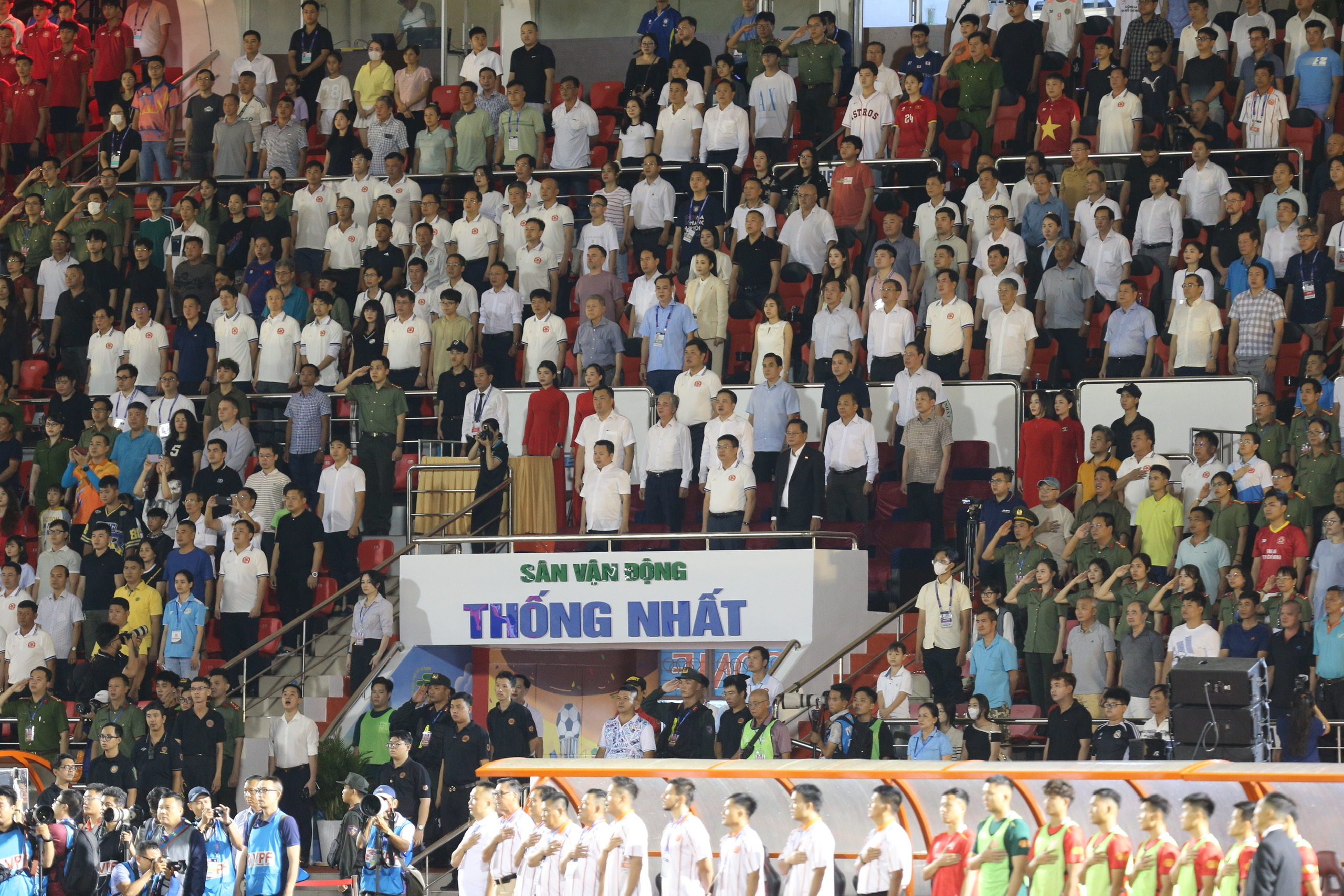 CLB Công an TP.HCM thăng hoa trận ra mắt V-League, Tiến Linh tỏa sáng rực rỡ - Ảnh 1.
