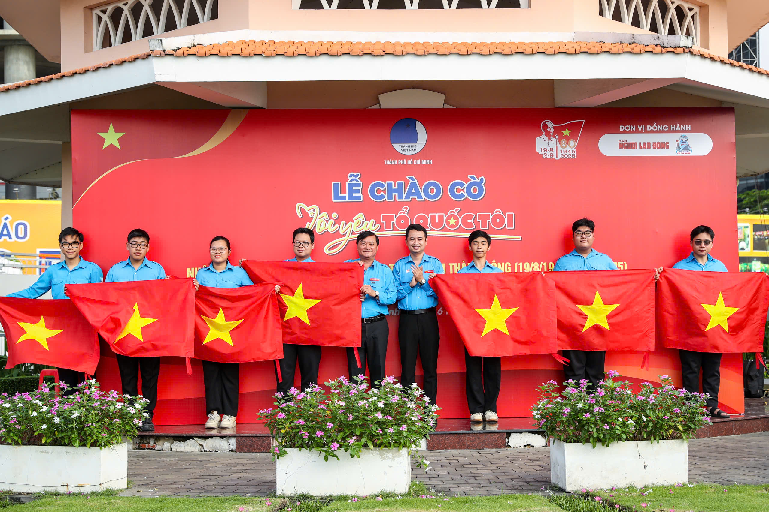 Lễ chào cờ đặc biệt khẳng định niềm tự hào 'Tôi yêu Tổ quốc tôi' - Ảnh 9.