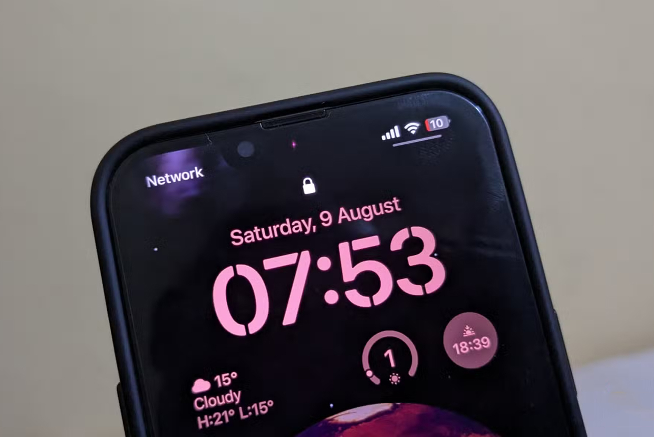 Nguyên nhân và cách khắc phục tình trạng hao pin iPhone vào ban đêm - Ảnh 1.