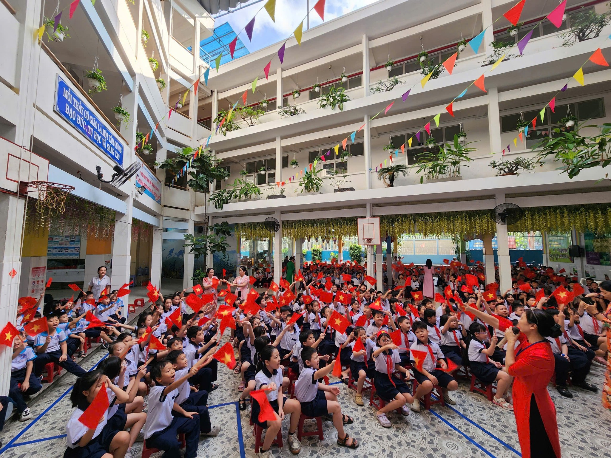 Học sinh lớp 1 TP.HCM tựu trường vào những ngày nào? - Ảnh 3.