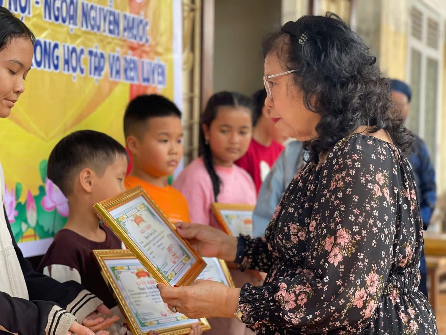 Chân dung nữ anh hùng thiện nguyện - Ảnh 2.