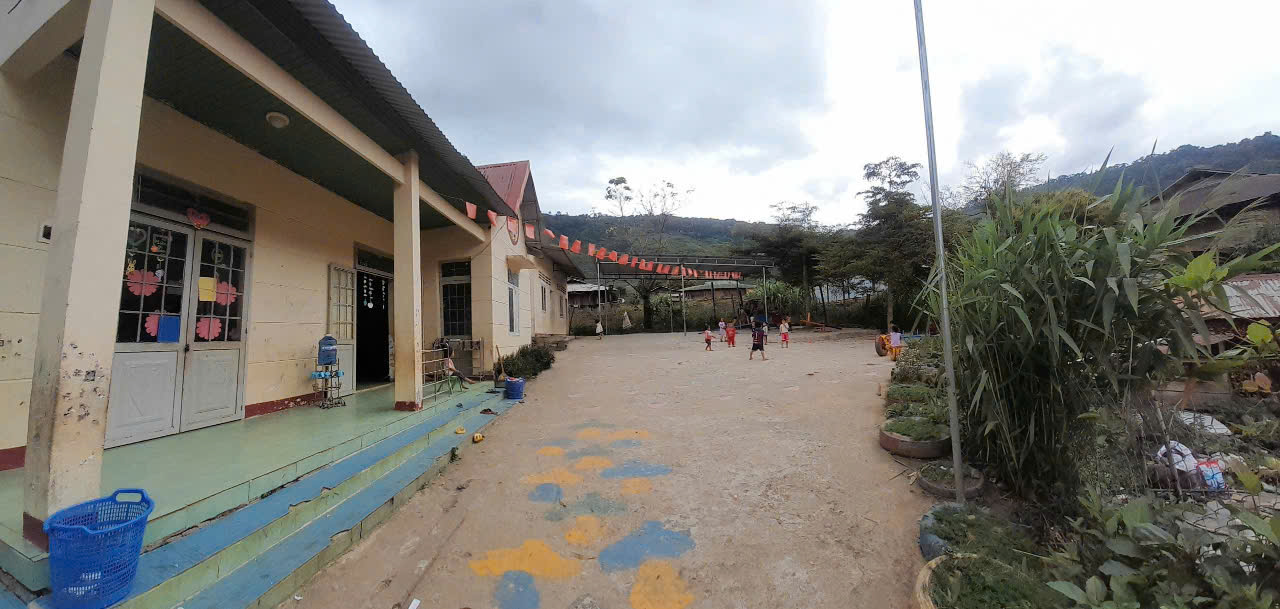 Hundrevis av førskolebarn i Ta Dung mangler i stor grad lærere og klasserom – Bilde 2. Hàng trăm trẻ mầm non ở Tà Đùng thiếu giáo viên và phòng học nghiêm trọng - Ảnh 2.