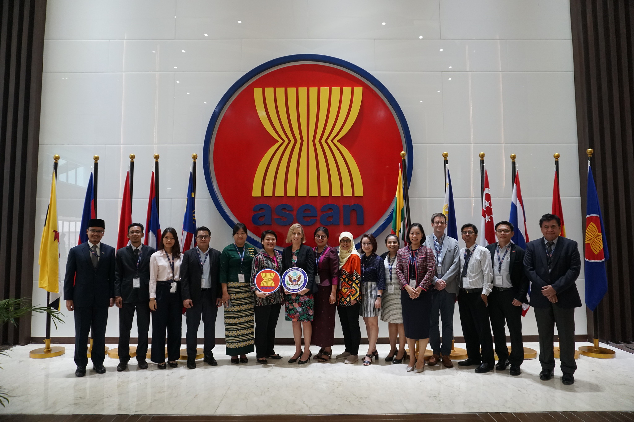 Tân Tổng lãnh sự Mỹ Melissa A. Brown: Tôi nóng lòng khám phá TP.HCM - Ảnh 2.