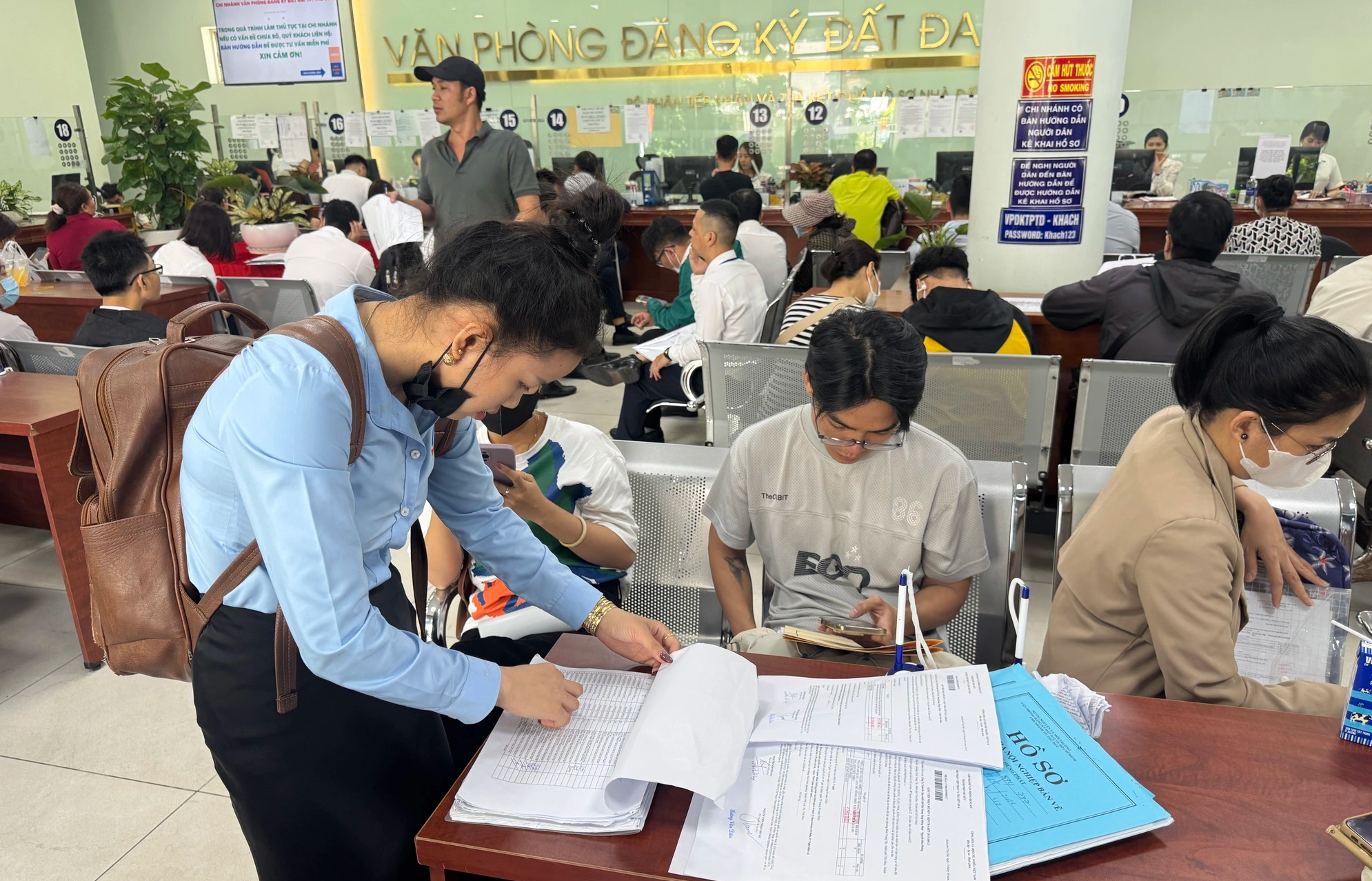 Đề xuất bỏ giá đất cụ thể, sẽ đền bù theo bảng giá đất - Ảnh 1.