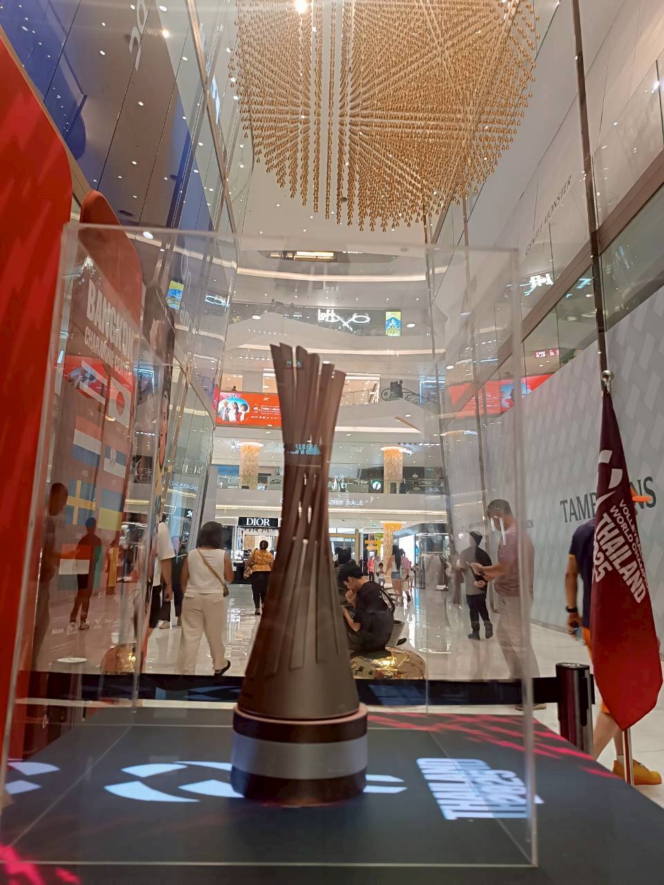 Tiket untuk menonton tim bola voli putri Vietnam bertanding di turnamen dunia di Thailand murah atau mahal: FIVB mengutip harga…- Foto 1. Vé xem đội tuyển bóng chuyền nữ Việt Nam đấu giải thế giới tại Thái Lan rẻ hay đắt: FIVB báo giá…- Ảnh 1.