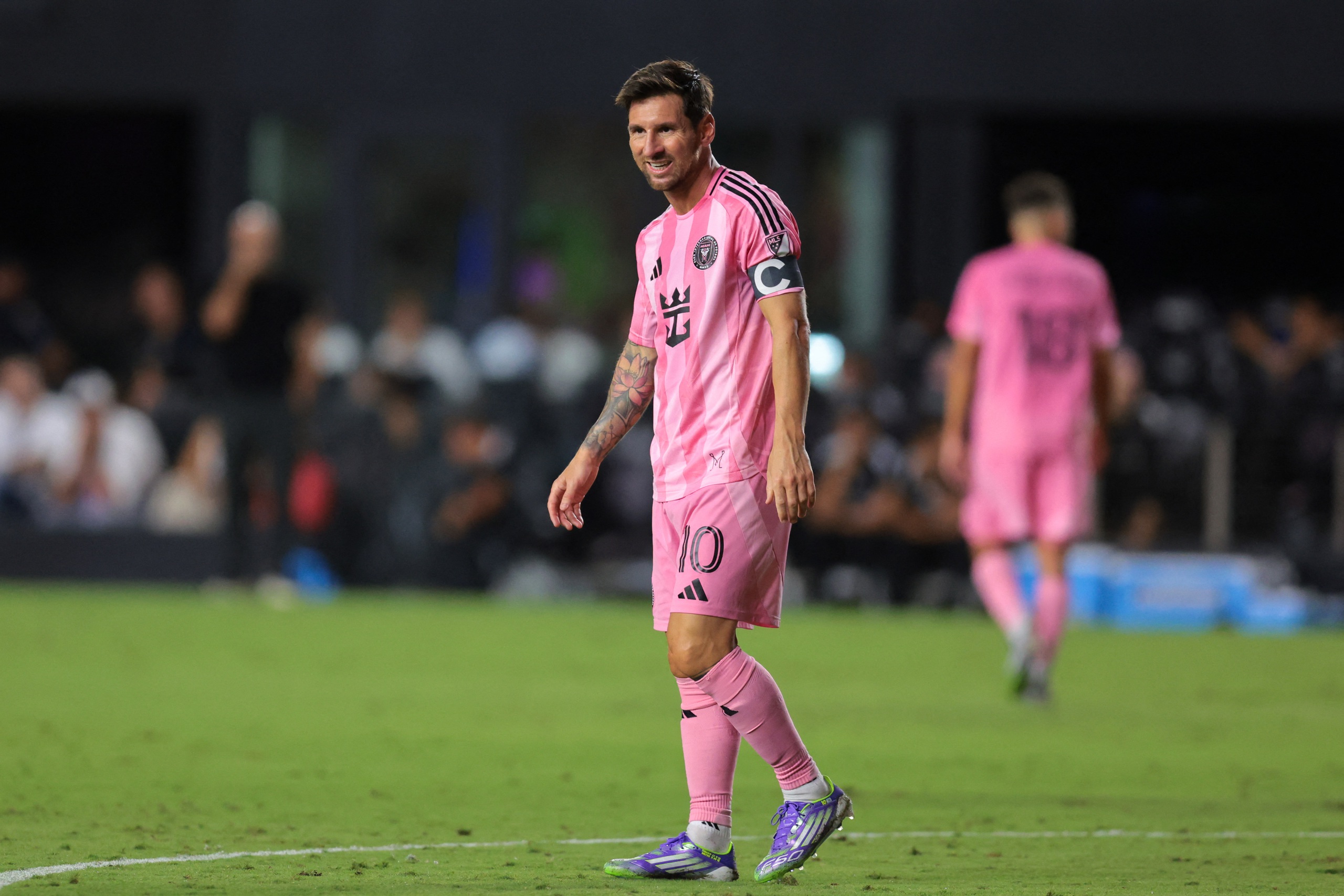 মেসির অদ্ভুত কর্মকাণ্ড উদ্বেগের কারণ, কী ঘটেছে? - ছবি ১। Messi có hành động cực lạ gây lo lắng, điều gì đã xảy ra? - Ảnh 1.