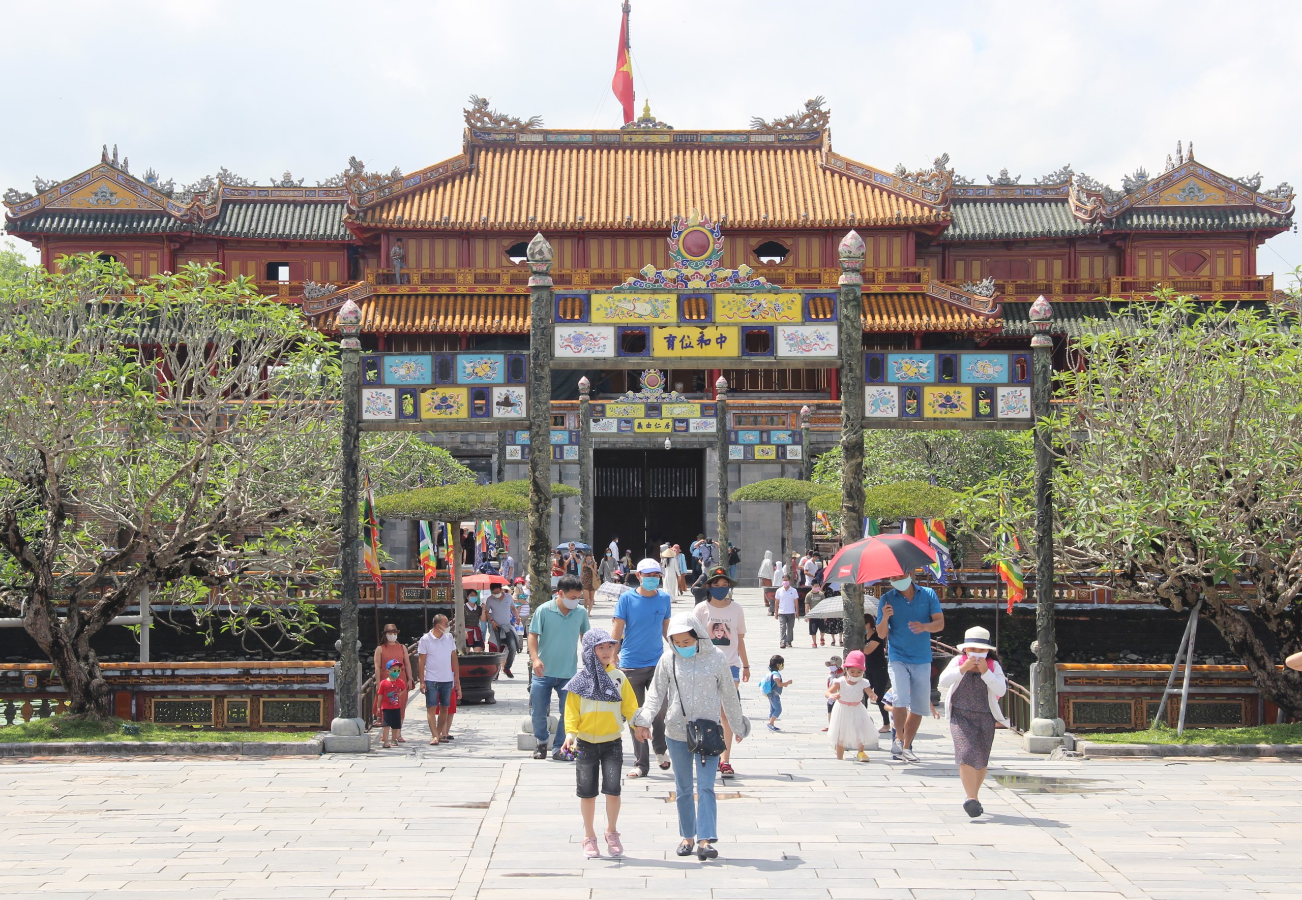 Gratis besøk til Hue kulturarv for vietnamesiske statsborgere 19. august og 2. september - Bilde 1. Miễn phí tham quan di sản Huế cho công dân Việt Nam trong ngày 19.8 và 2.9- Ảnh 1.