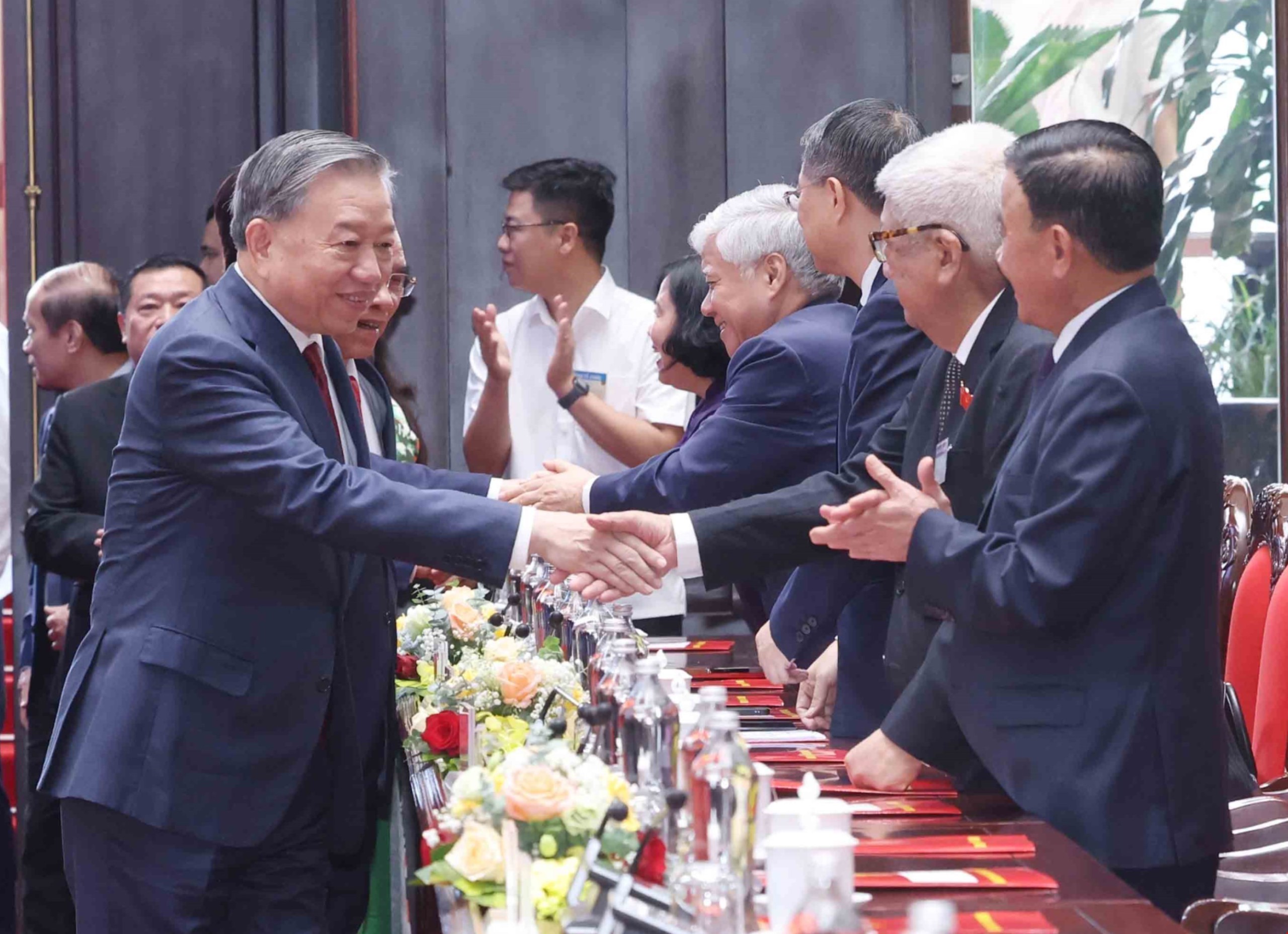 Tổng Bí thư Tô Lâm gặp mặt nguyên lãnh đạo Đảng, Nhà nước - Ảnh 2.