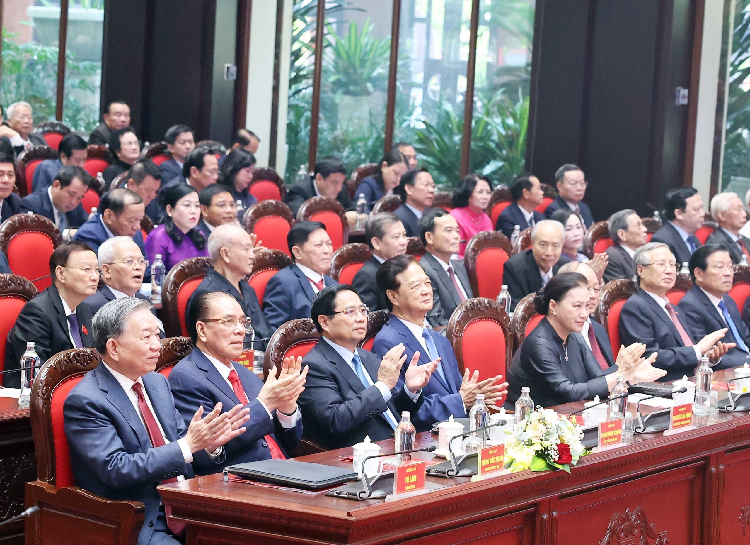 Tổng Bí thư Tô Lâm gặp mặt nguyên lãnh đạo Đảng, Nhà nước - Ảnh 8.