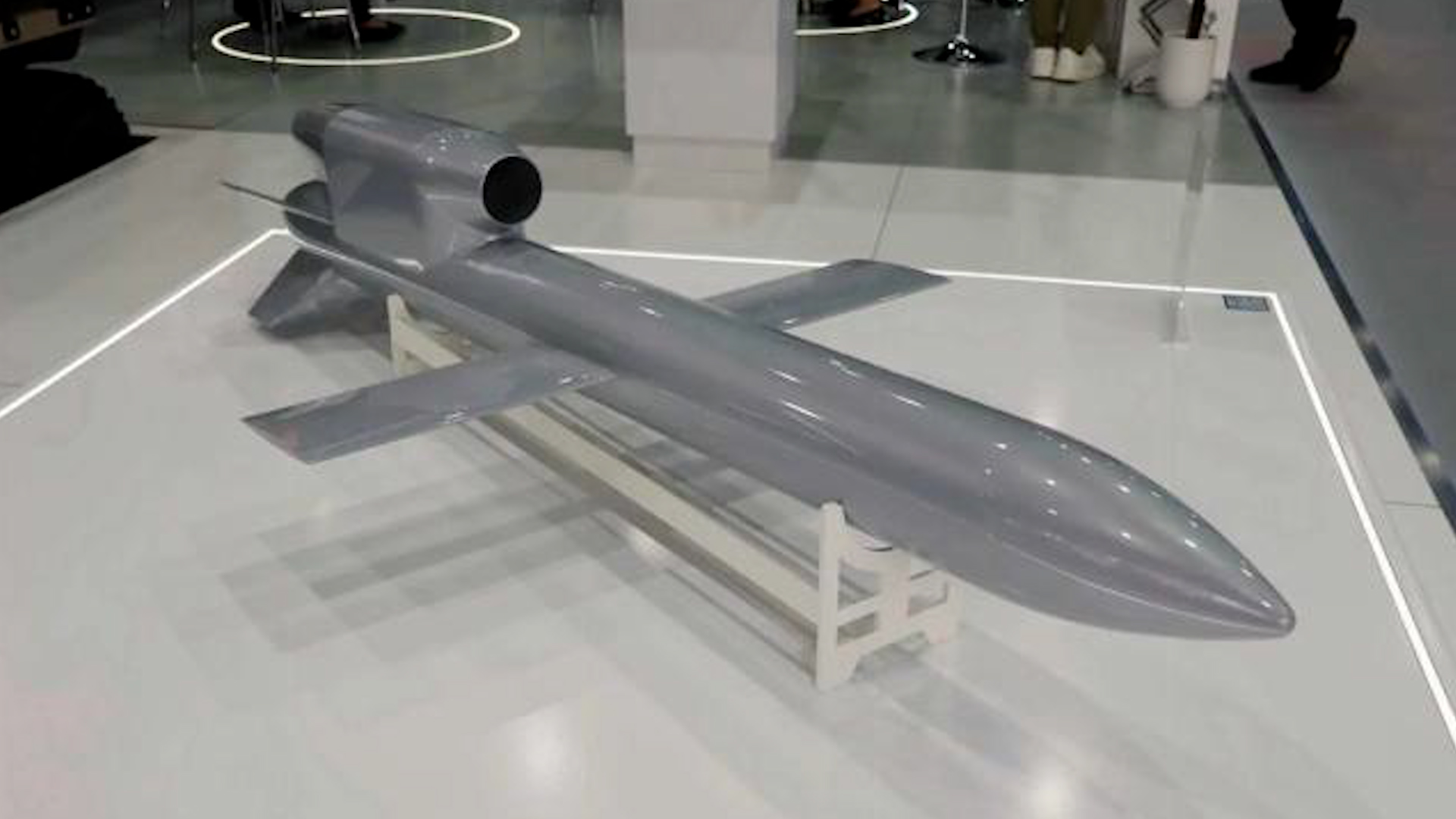 Ukraine bắt đầu sản xuất t&ecirc;n lửa h&agrave;nh tr&igrave;nh mới, bay đến 3.000 km - Ảnh 1.