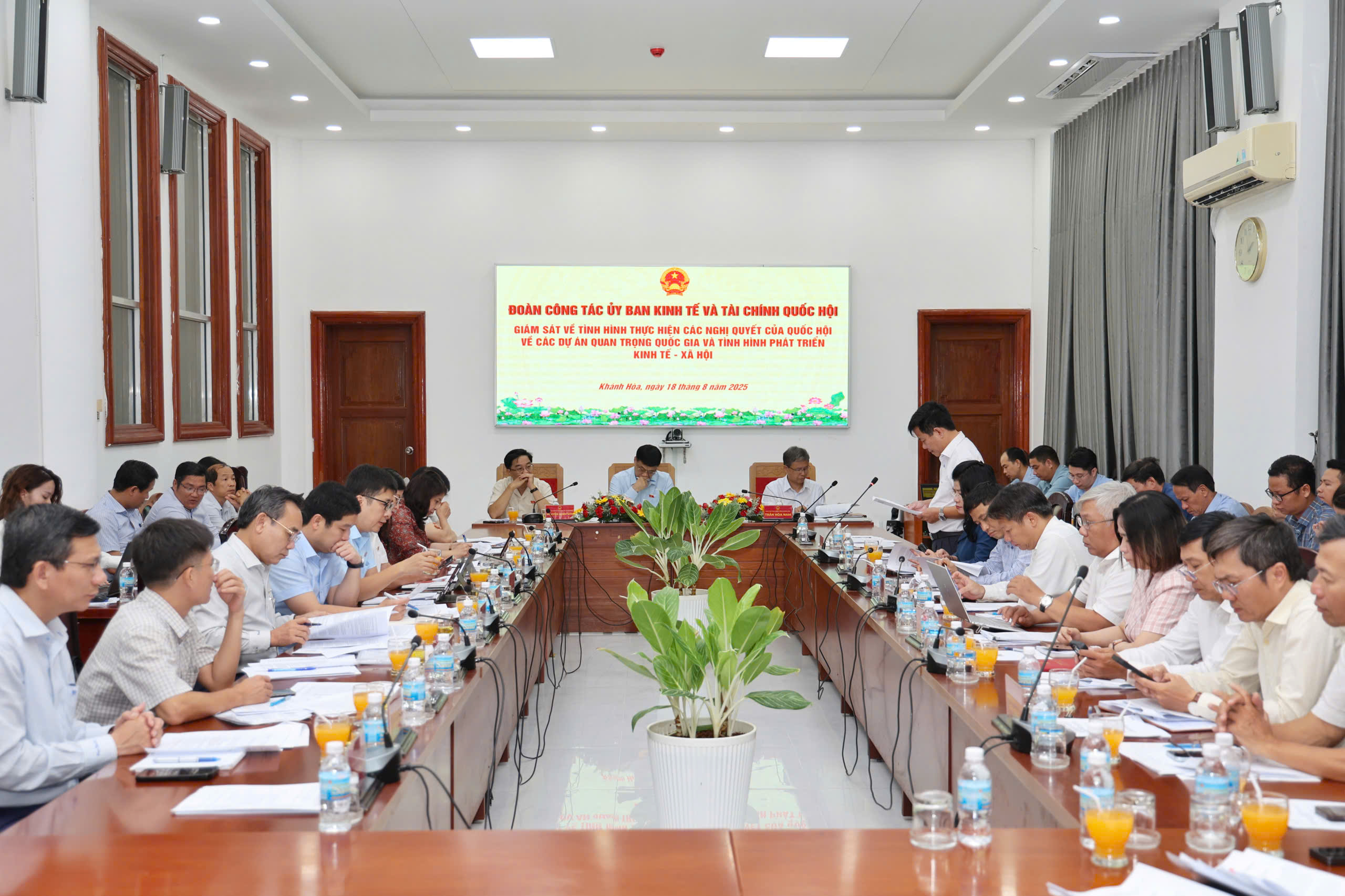 Phó chủ tịch Quốc hội kiểm tra tiến độ hai cao tốc trọng  tại Khánh Hòa - Ảnh 2.