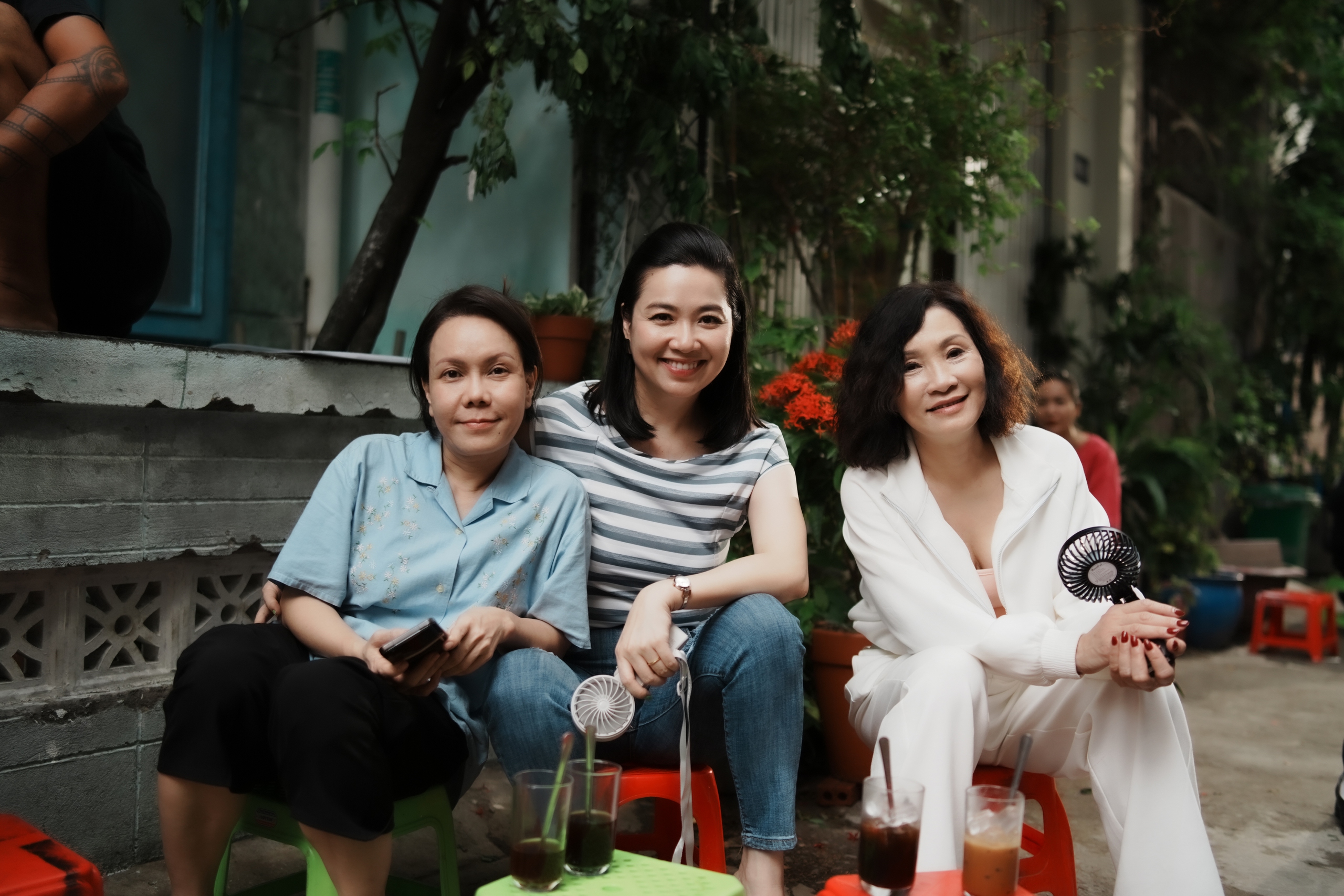 Việt Hương nói gì khi ‘lên chức’ trong phim mới của Khương Ngọc? - Ảnh 2.