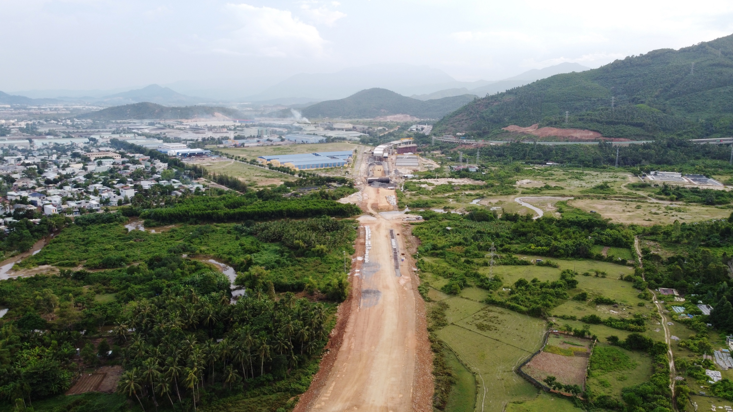 Doanh nghiệp đã 'đặt chỗ' tại 2 vị trí Khu thương mại tự do Đà Nẵng - Ảnh 1.