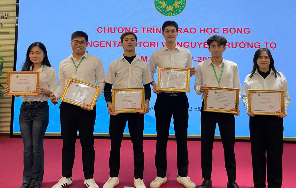Chàng trai khuyết tật và hành trình 'tái sinh' bằng nỗ lực phi thường- Ảnh 2.