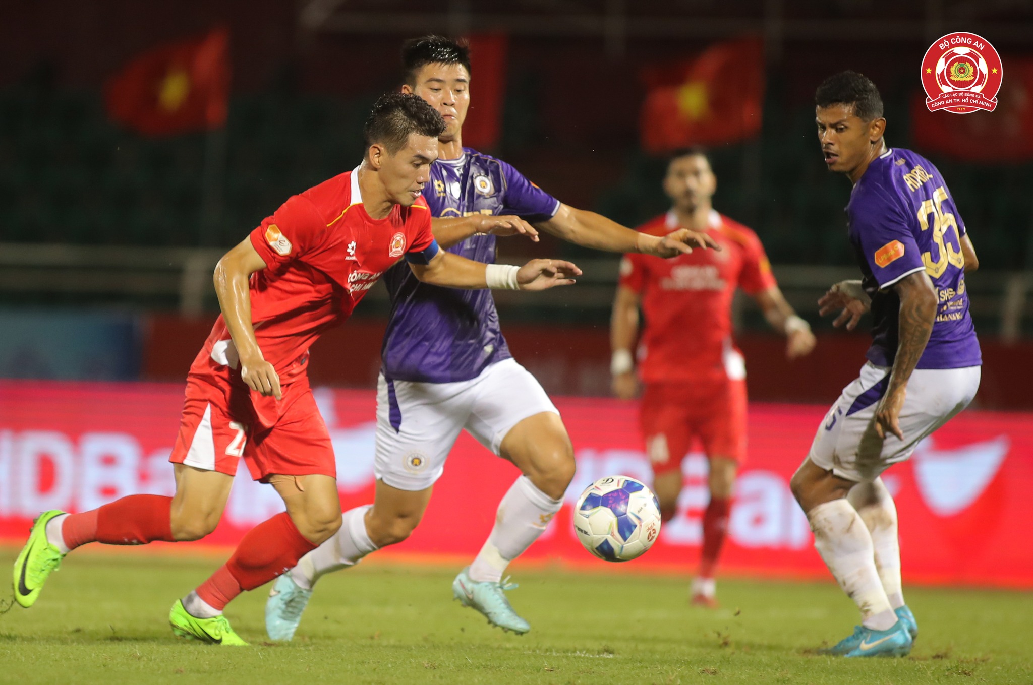 Coach Kim Sang-sik returns to Hanoi, U.23 Vietnam gathers on August 29 - Photo 1. HLV Kim Sang-sik quay lại Hà Nội, U.23 Việt Nam hội quân ngày 29.8
- Ảnh 1.