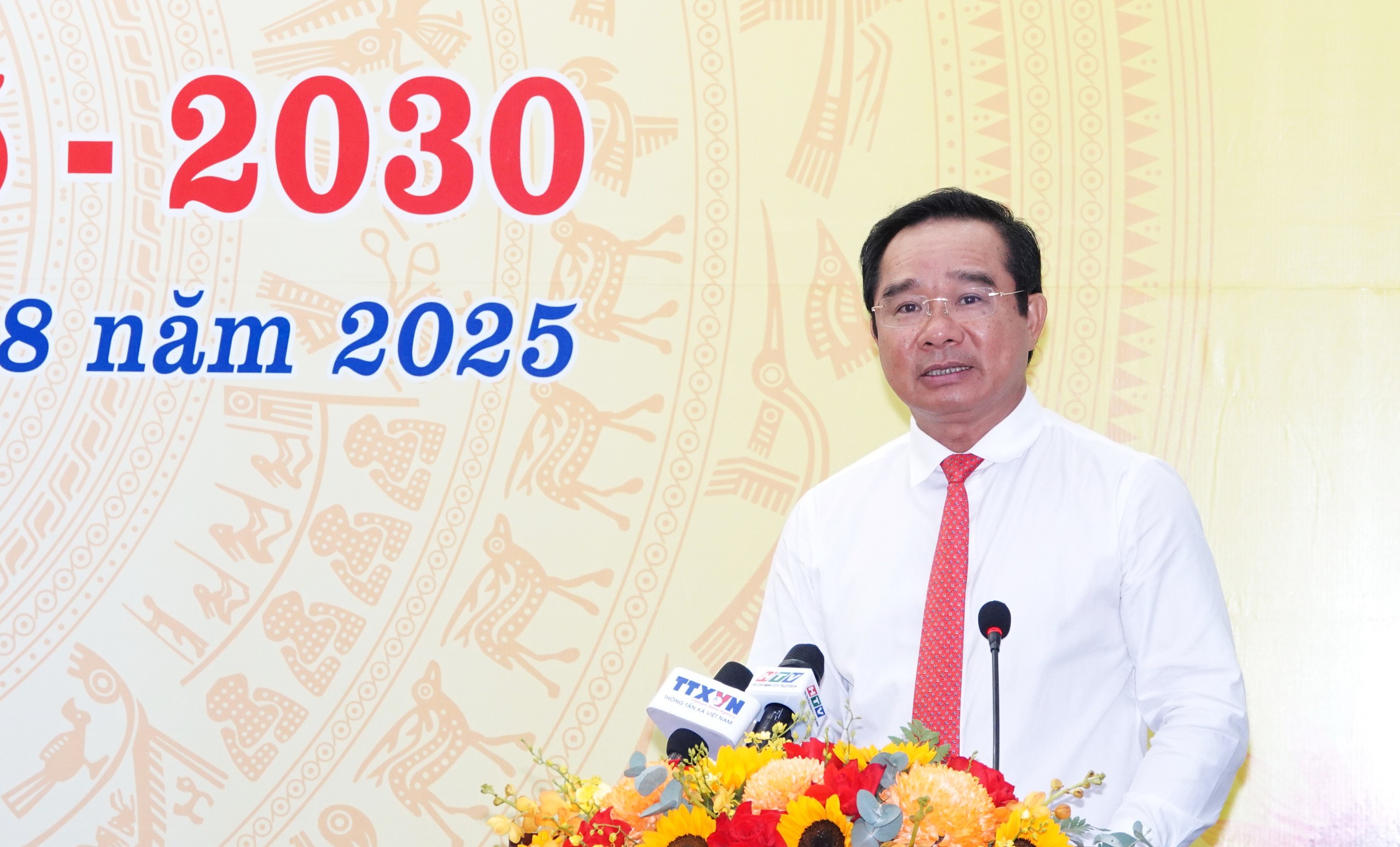 Phường Sài Gòn có Bí thư Đảng ủy là Phó giáo sư - Ảnh 3.