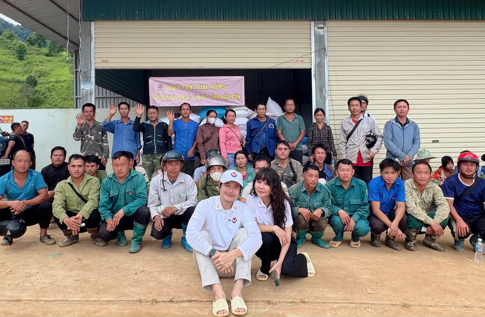 Từ 'vai ác' màn ảnh đến hành trình gieo 'trái tim hồng' thiện nguyện ở đời thường- Ảnh 1.