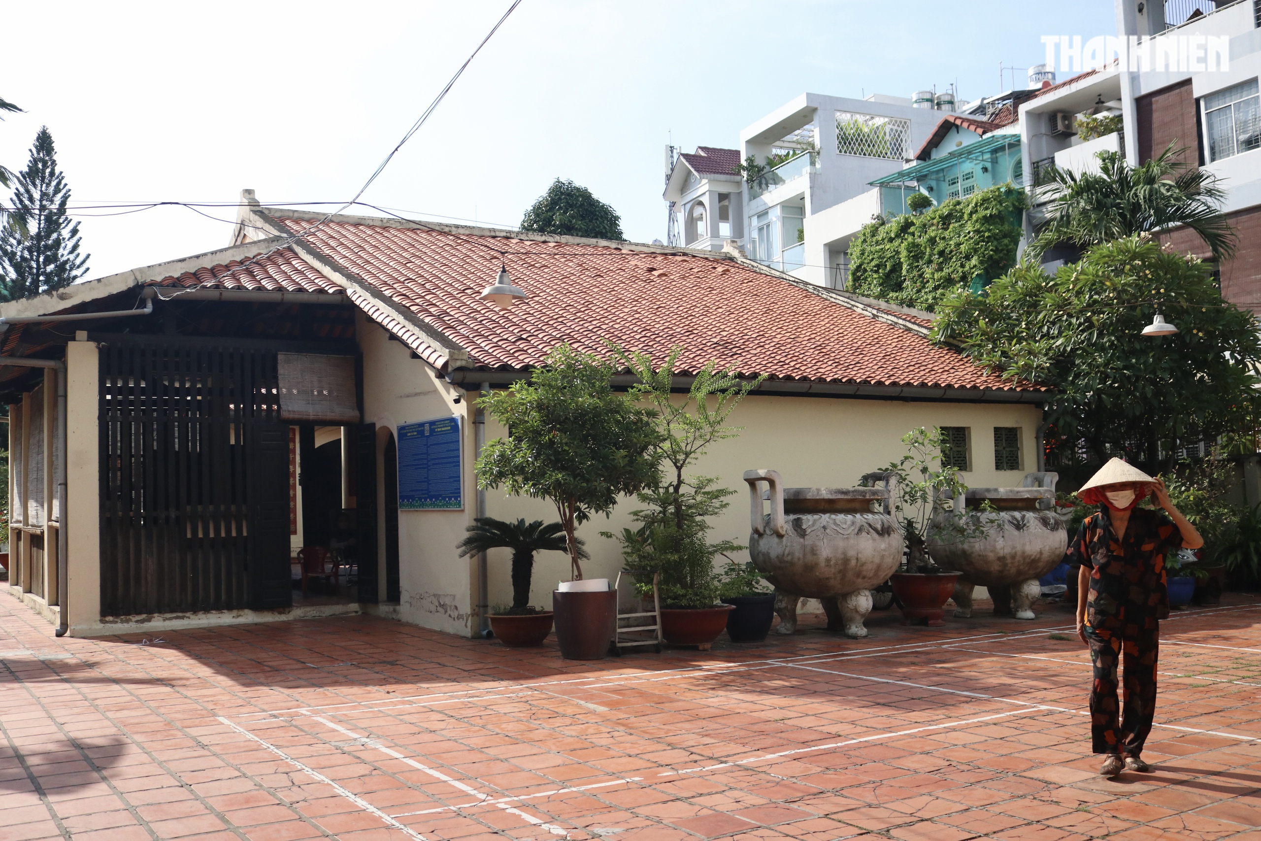 Mộ cổ 223 năm ở TP.HCM, của tướng phò chúa Nguyễn tự thiêu để cứu binh lính- Ảnh 2. Mộ cổ 223 năm ở TP.HCM, của tướng phò chúa Nguyễn tự thiêu để cứu binh lính- Ảnh 2.