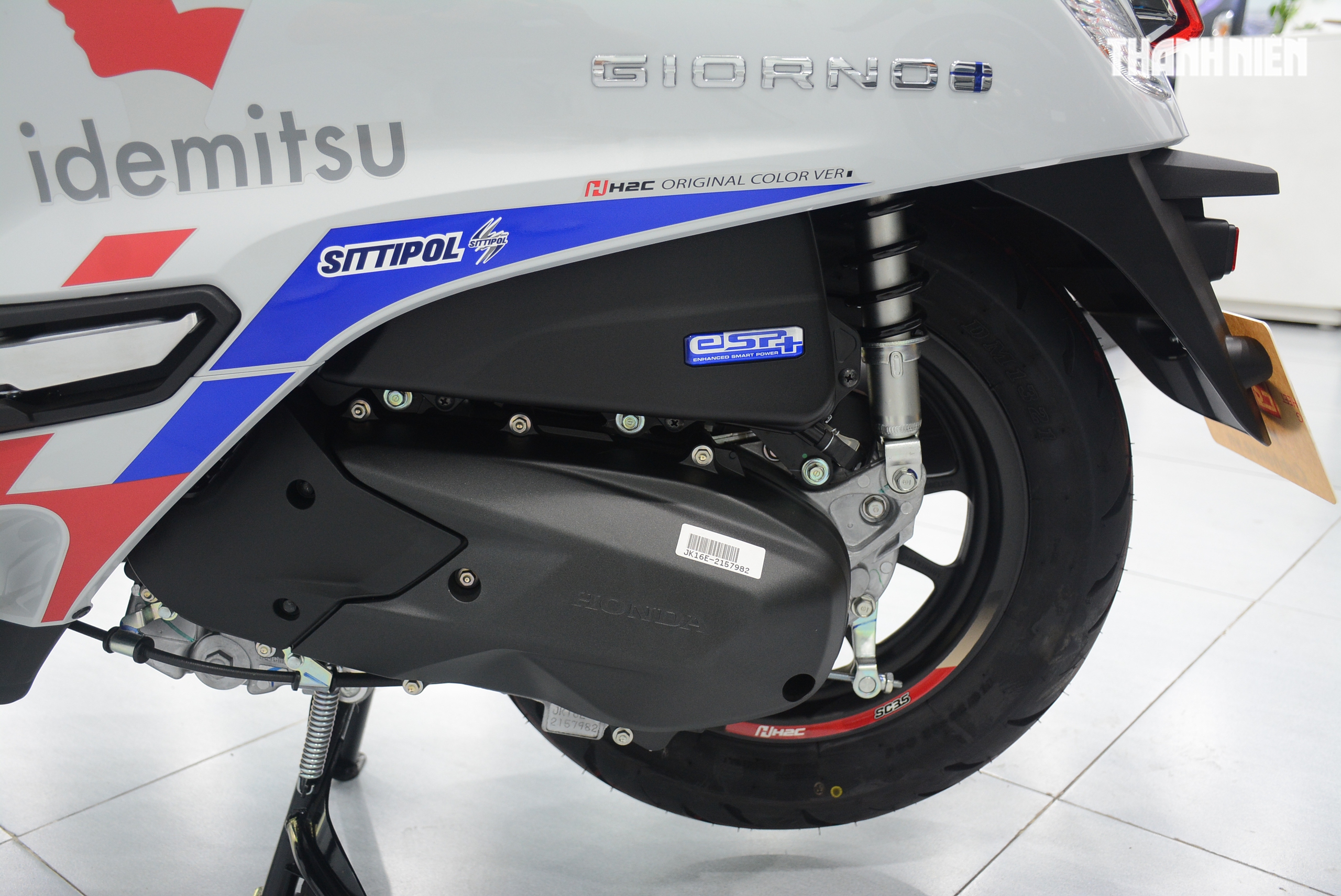 Chỉ sản xuất 99 chiếc, Honda Giorno+ SC35 ThaiGP bất ngờ xuất hiện tại Việt Nam - Ảnh 12.