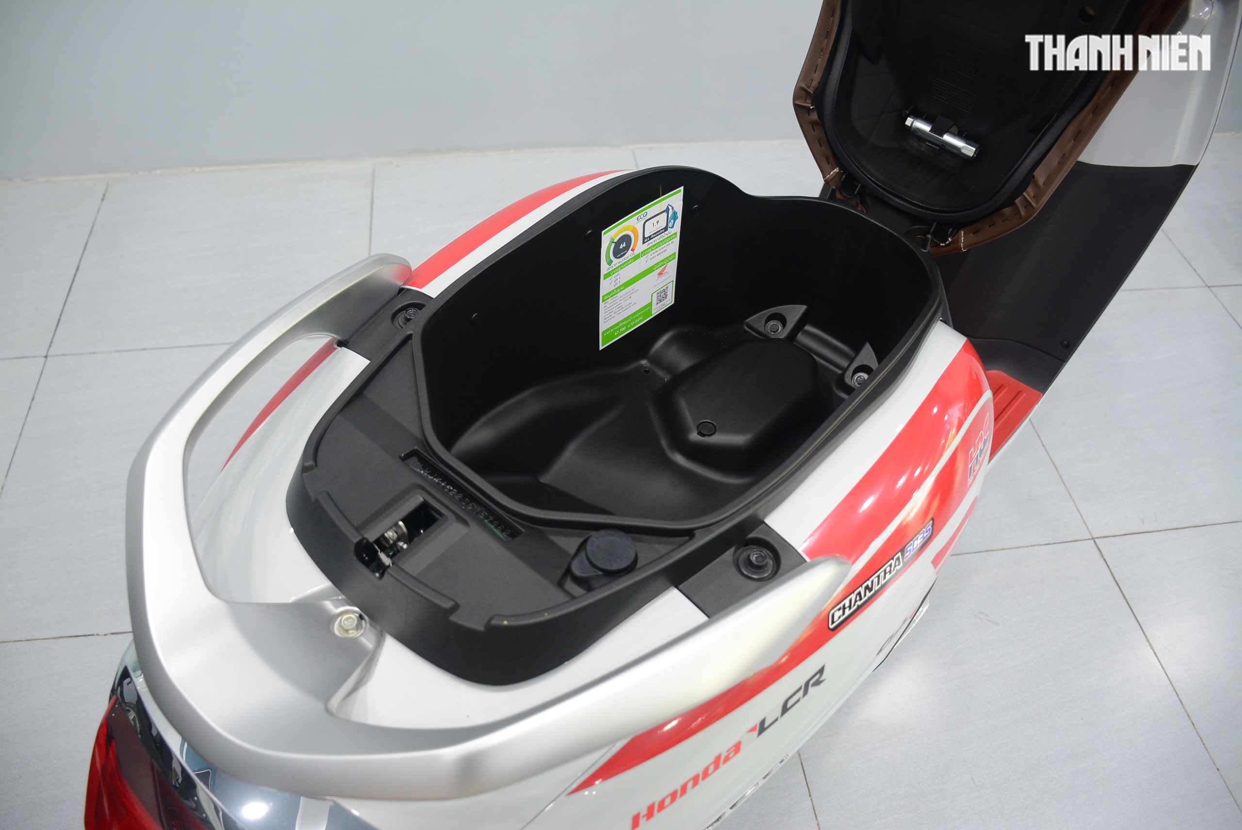 Chỉ sản xuất 99 chiếc, Honda Giorno+ SC35 ThaiGP bất ngờ xuất hiện tại Việt Nam - Ảnh 11.